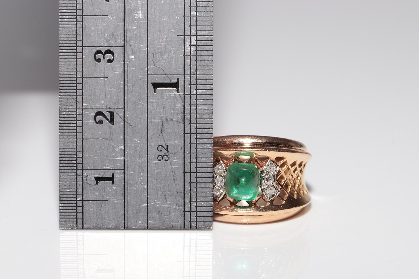 Vintage Circa 1950s 18k Gold  Natural Cabochon Emerald And Diamond Ring For Sale 3