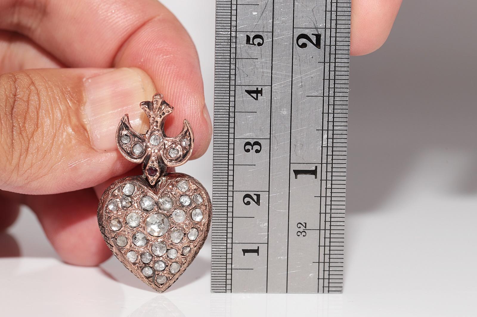 Retro Vintage Circa 1950s 8k Gold Natural Rose Cut Diamond Heart Bird Pendant For Sale