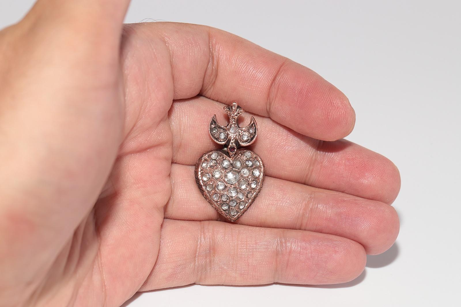 Vintage Circa 1950s 8k Gold Natural Rose Cut Diamond Heart Bird Pendant For Sale 3