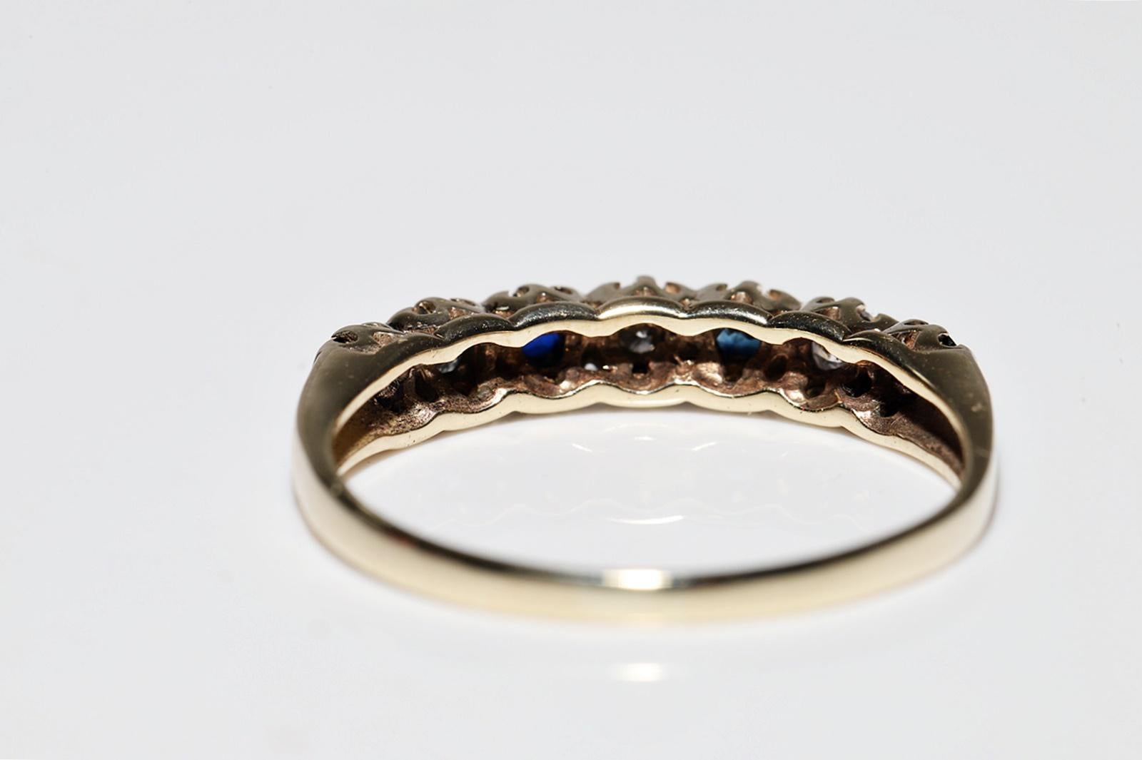 Anello a fascia decorato con diamanti naturali e zaffiri in oro 9k, CIRCA 1950 in vendita 2