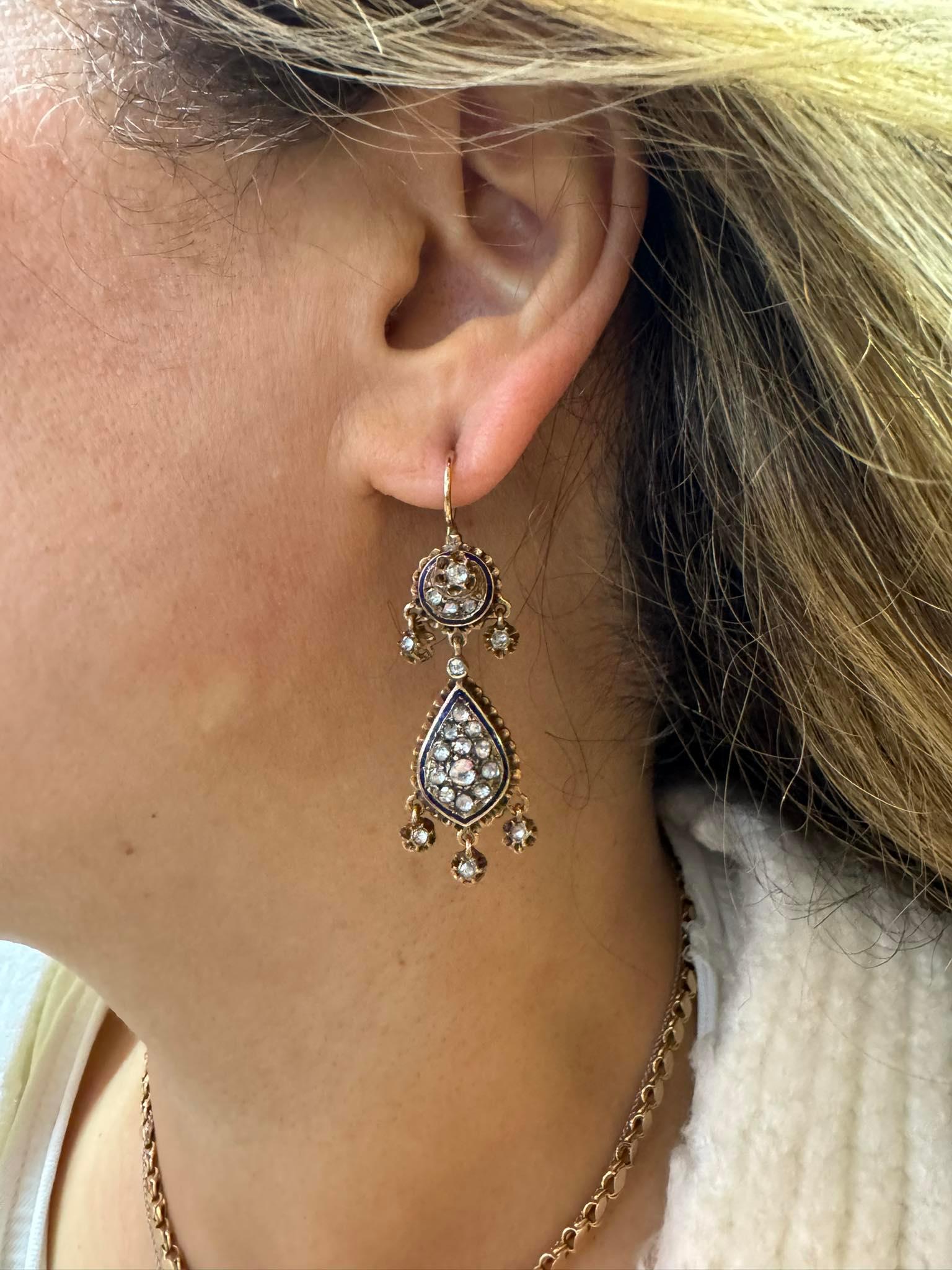 Vintage Circa 1950er Jahre 9k Gold natürlicher Rosenschliff Diamant-Emaille-Tropfen-Ohrring im Angebot 10