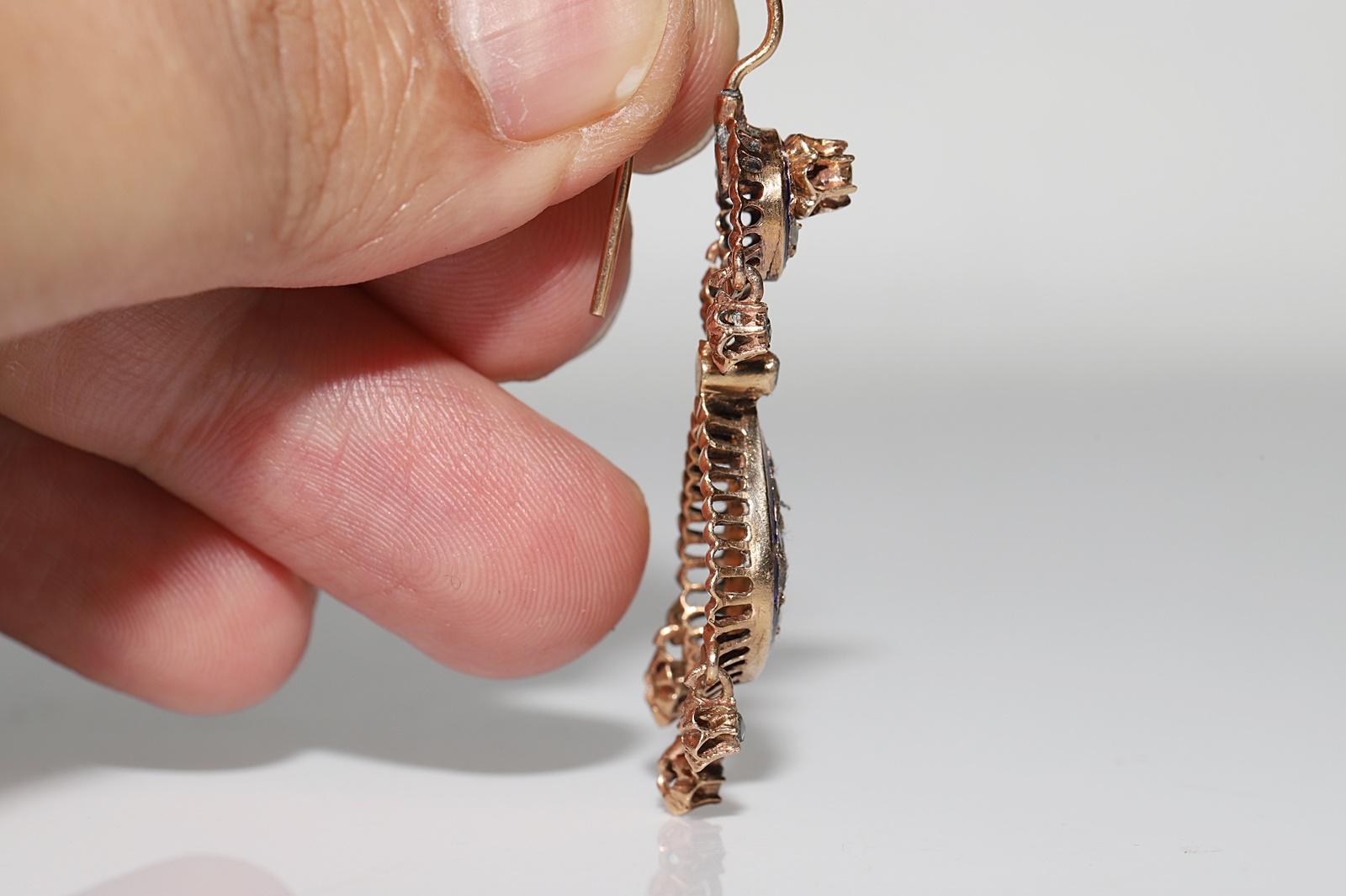 Vintage Circa 1950er Jahre 9k Gold natürlicher Rosenschliff Diamant-Emaille-Tropfen-Ohrring im Angebot 3