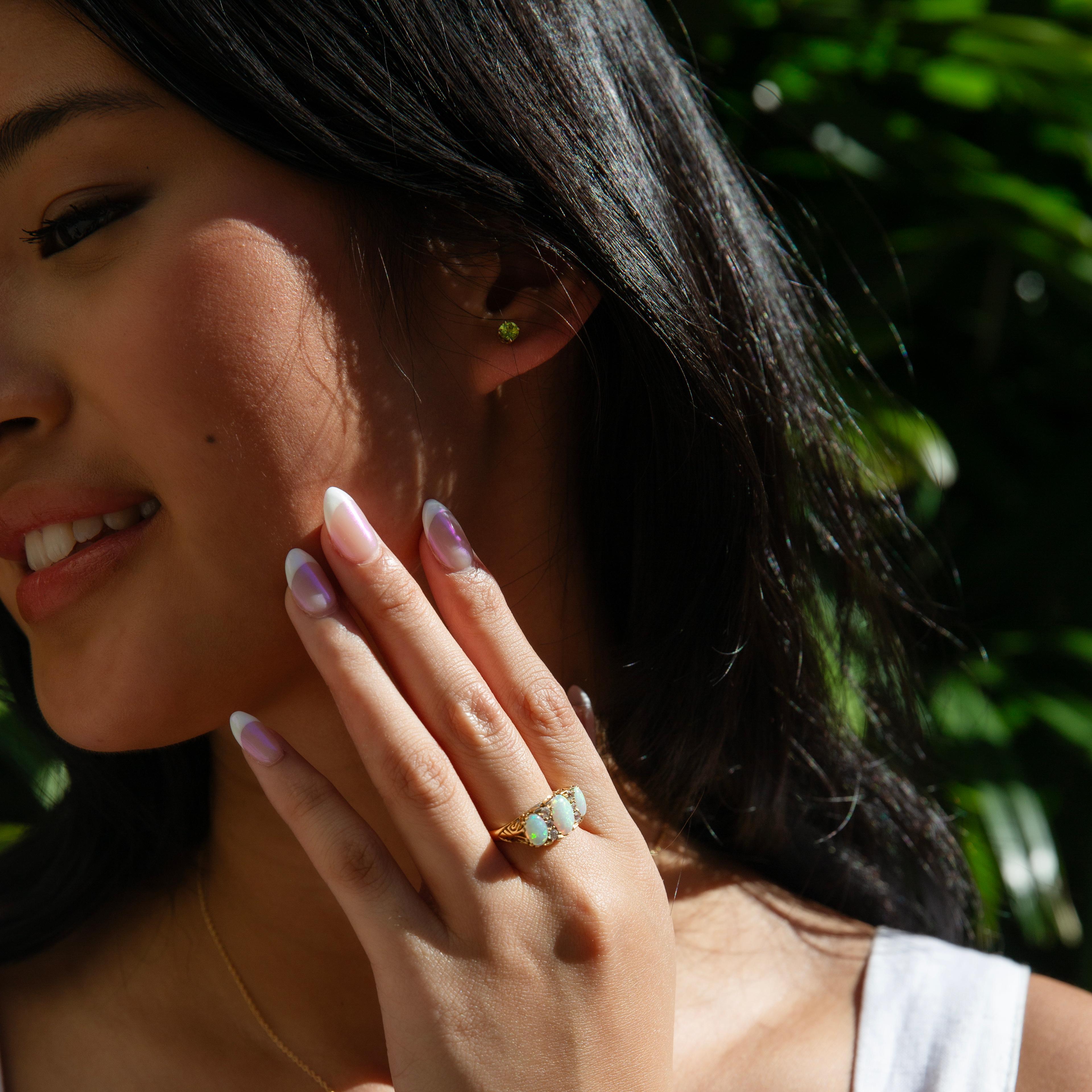 Vintage Circa 1950s Australian Opal & Old Cut Diamond Ring 18 Carat Yellow Gold For Sale 3