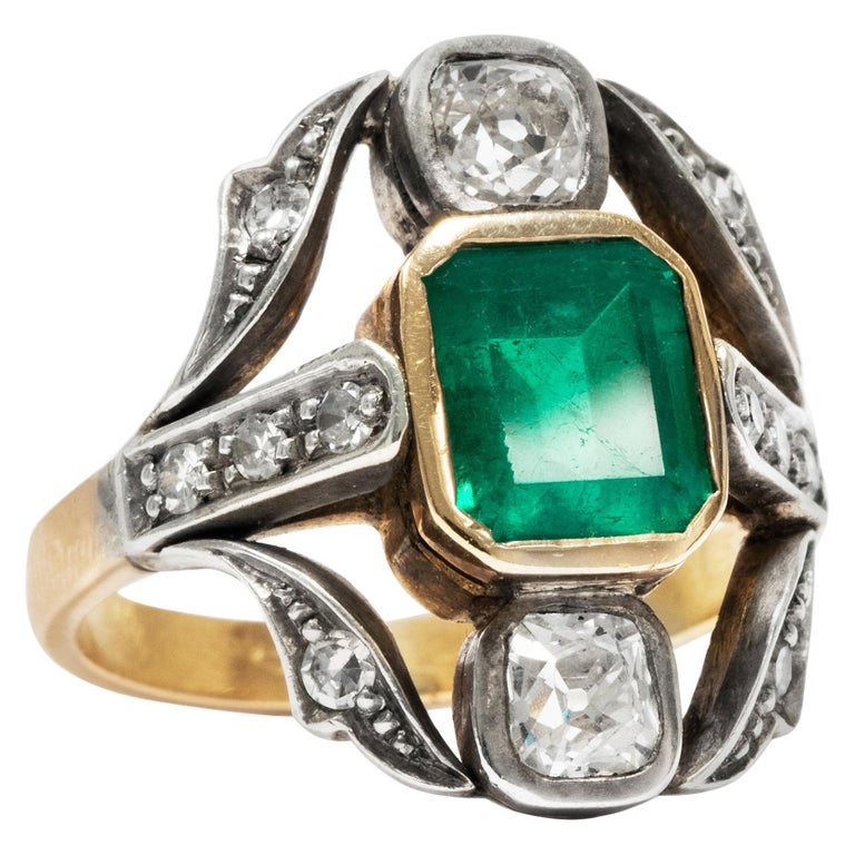 Vintage circa 1950s Certified 2.0 Carat Emerald and Diamonds Gold Cocktail  Ring For Sale at 1stDibs