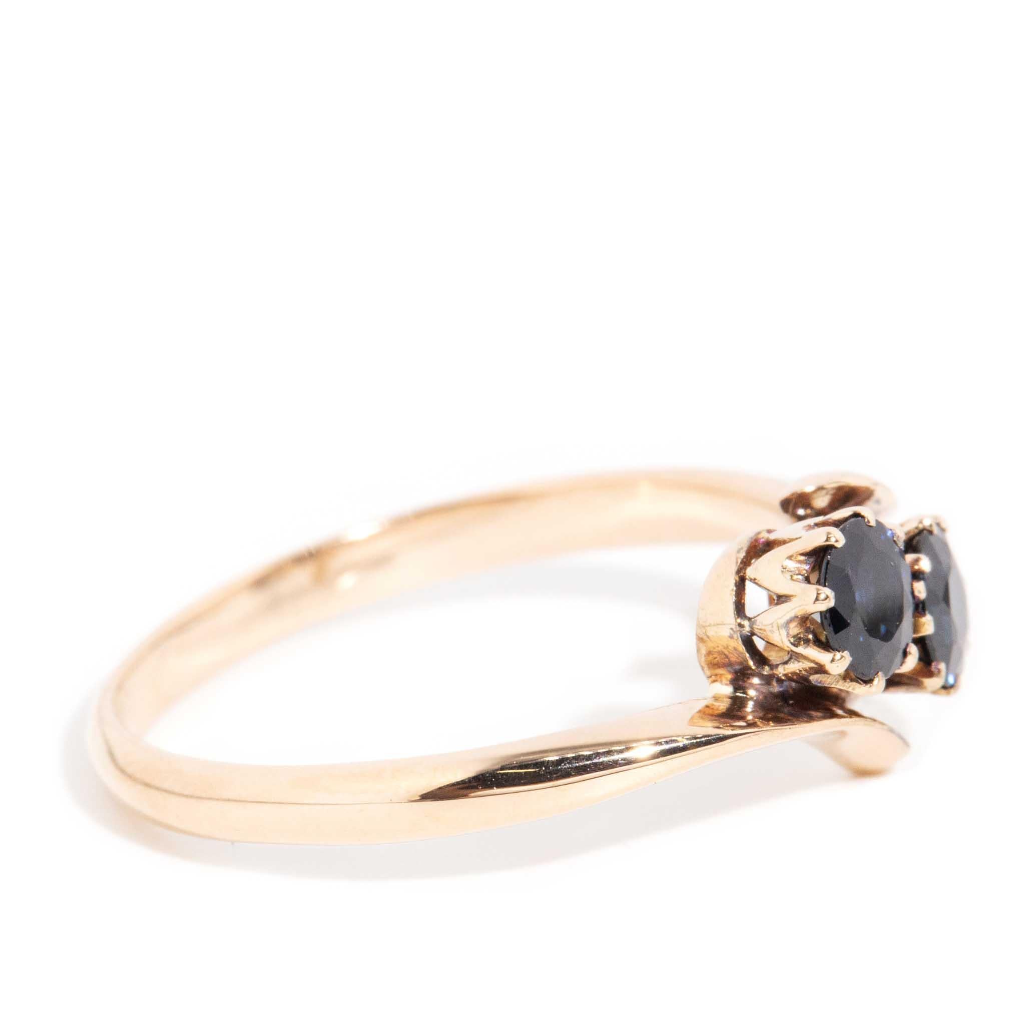 Vintage Circa 1950s Deep Blue Sapphire Toi Et Moi Ring 18 Carat Rose Gold Pour femmes en vente