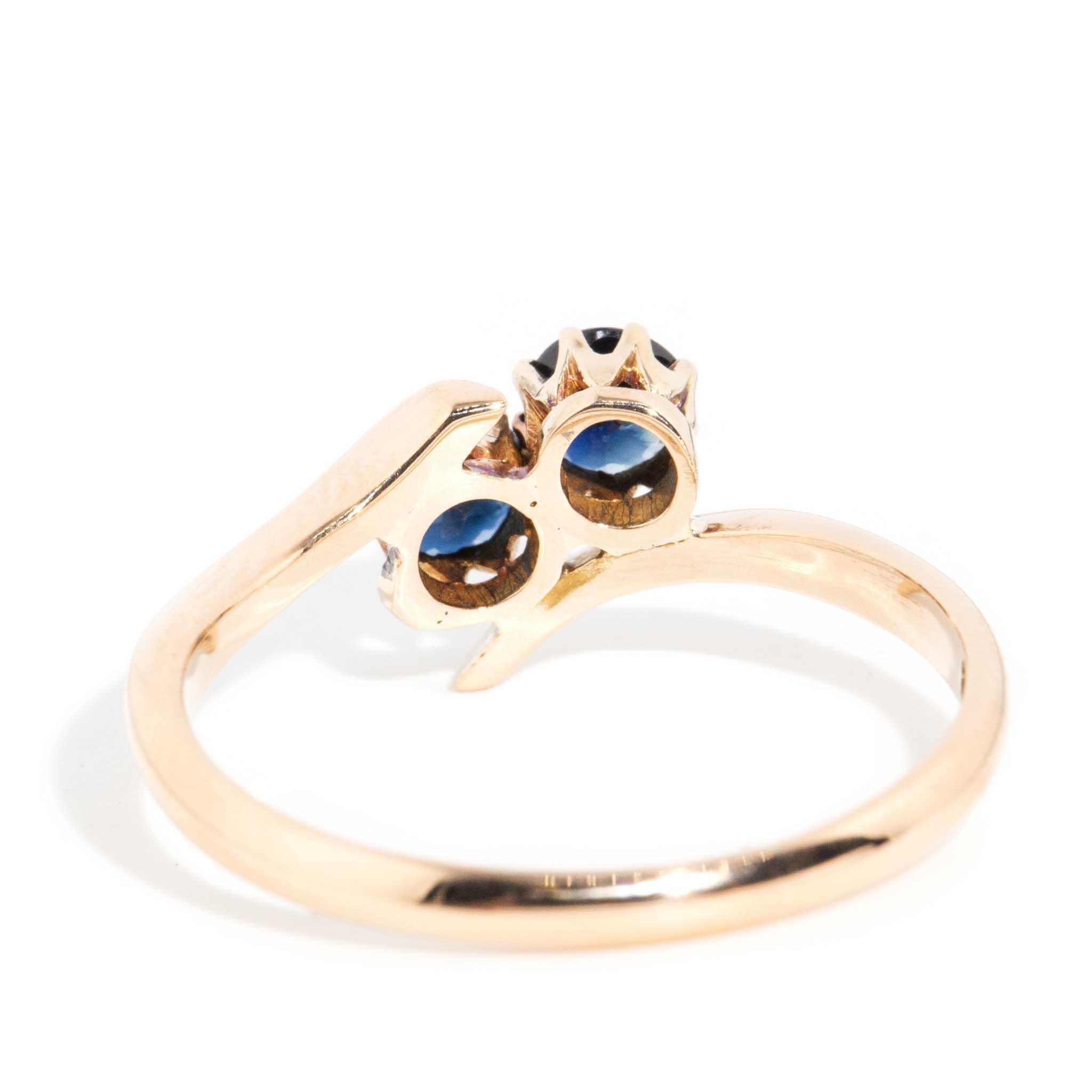 Vintage Circa 1950s Deep Blue Sapphire Toi Et Moi Ring 18 Carat Rose Gold For Sale 1