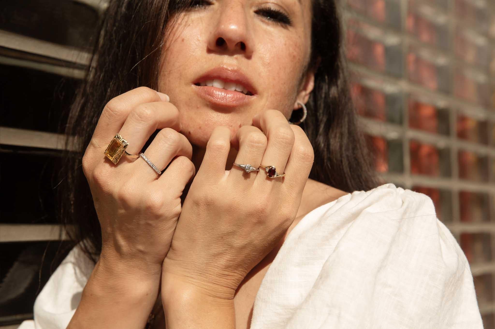 Vintage Circa 1950s Elongated Citrine Ring 14 Carat Yellow Gold For Sale 4