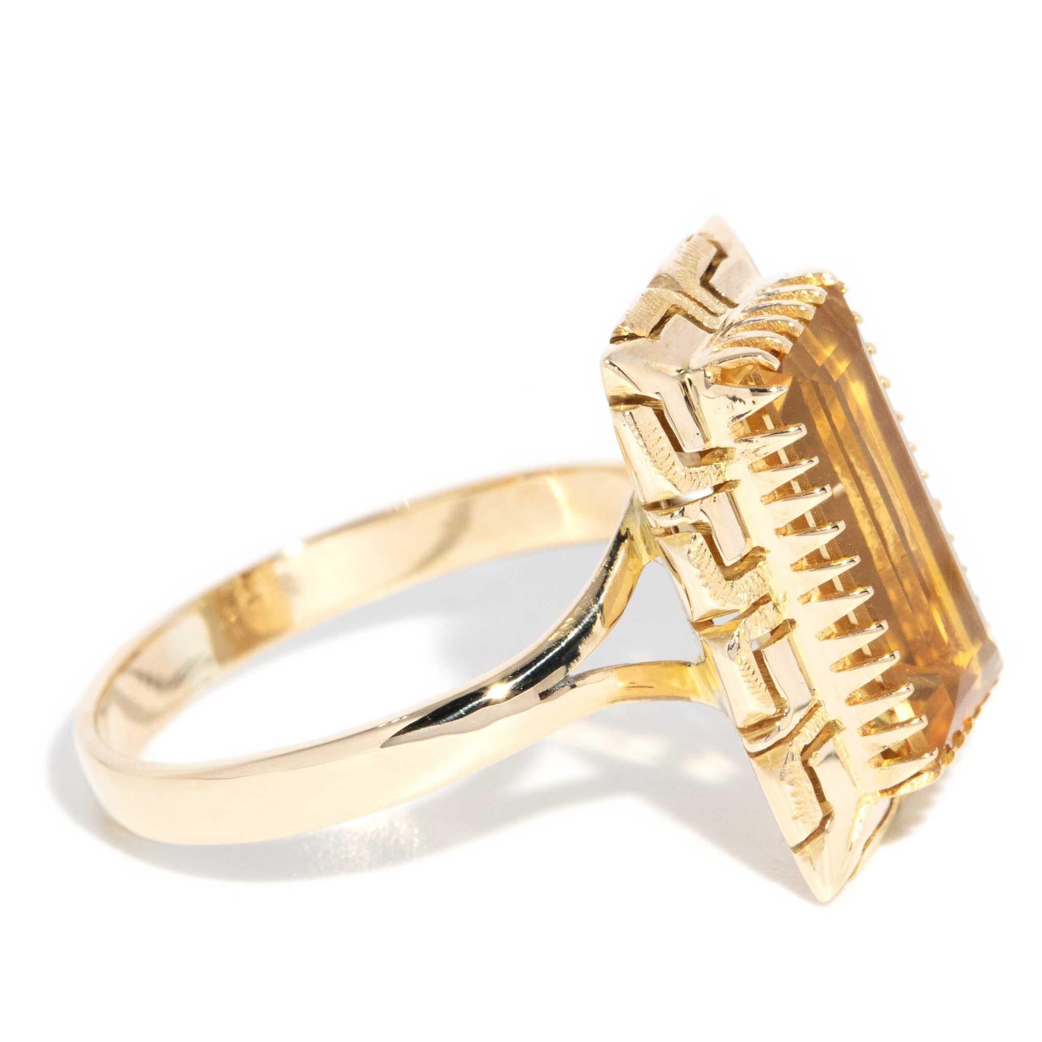 Vintage Circa 1950s Elongated Citrine Ring 14 Carat Yellow Gold For Sale 1