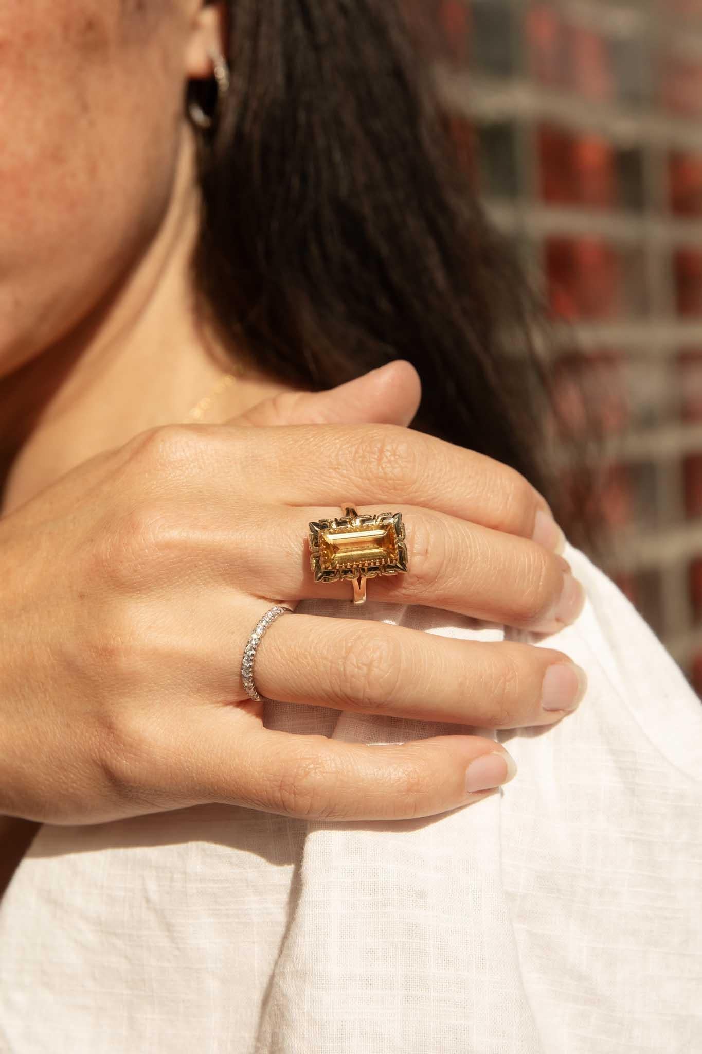 Vintage Circa 1950s Elongated Citrine Ring 14 Carat Yellow Gold For Sale 2