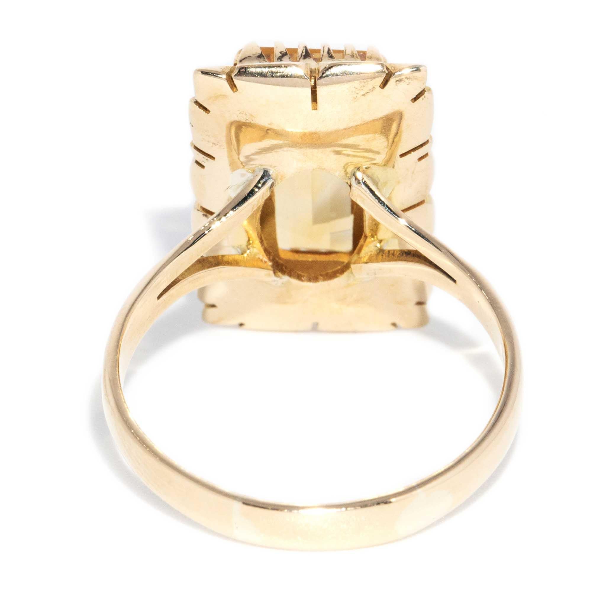Vintage Circa 1950s Elongated Citrine Ring 14 Carat Yellow Gold For Sale 3