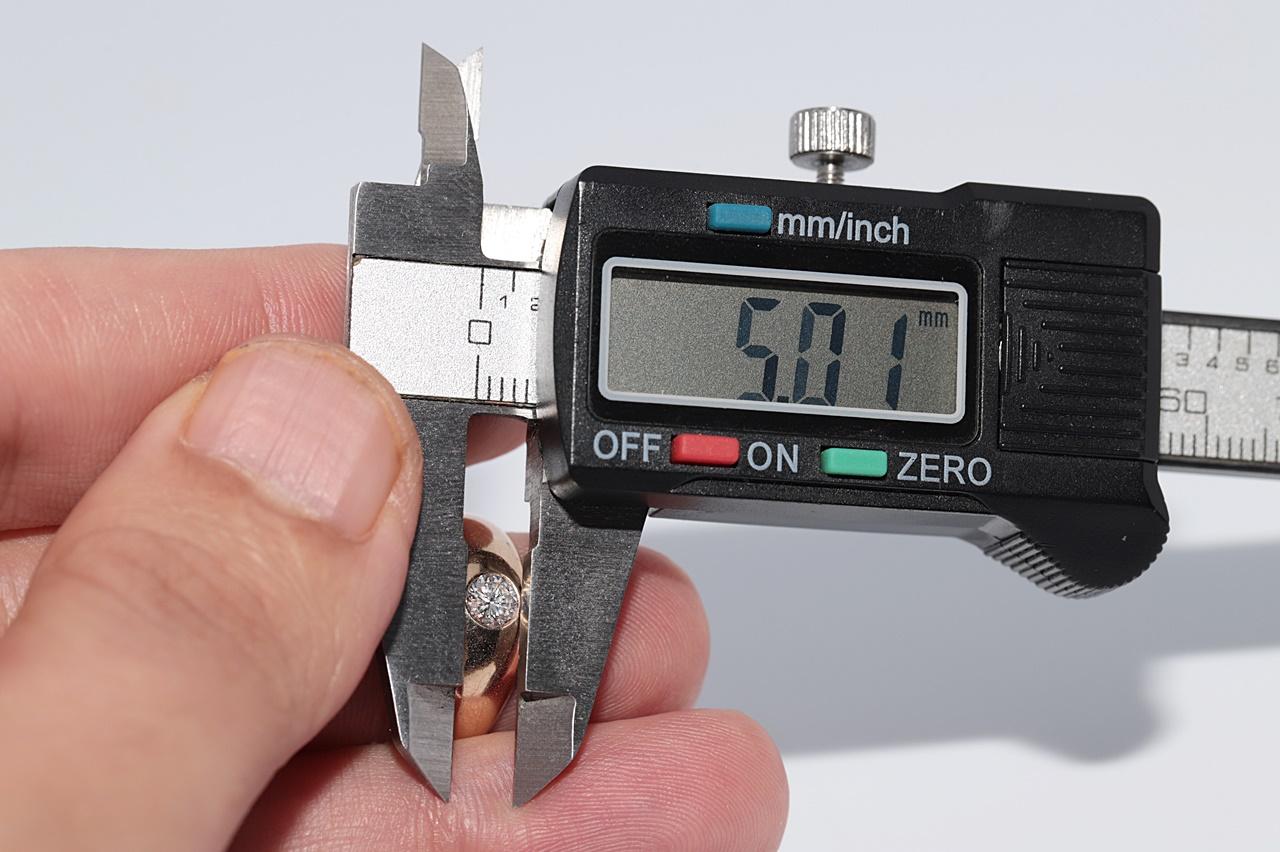 Vintage CIRCA 1950er Jahre handgefertigt 14k Gold natürlichen Diamant Solitär Band Ring im Angebot 7