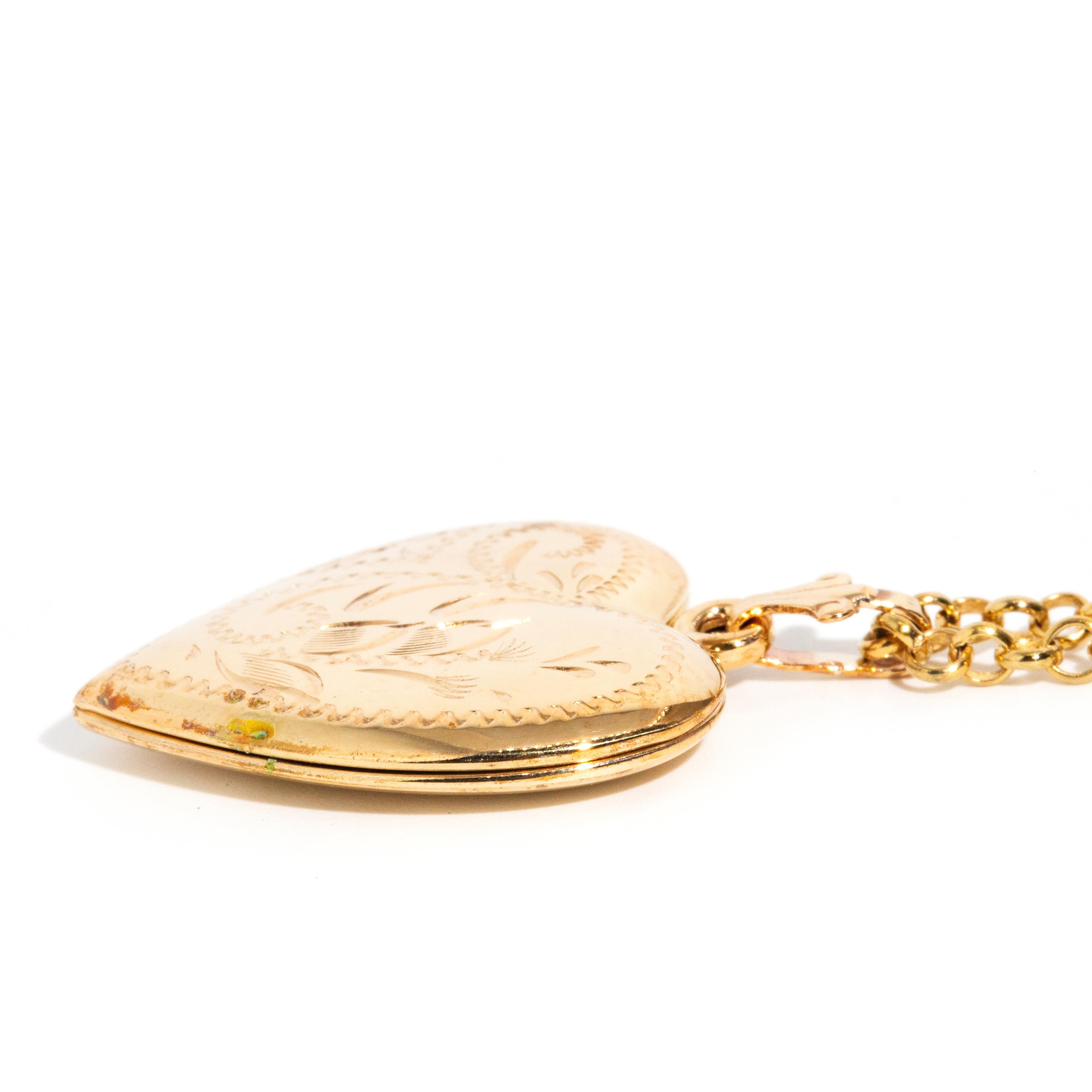 Vintage circa 1950s Heart Locket with Belcher Chain in 9 Carat Yellow Gold 1
