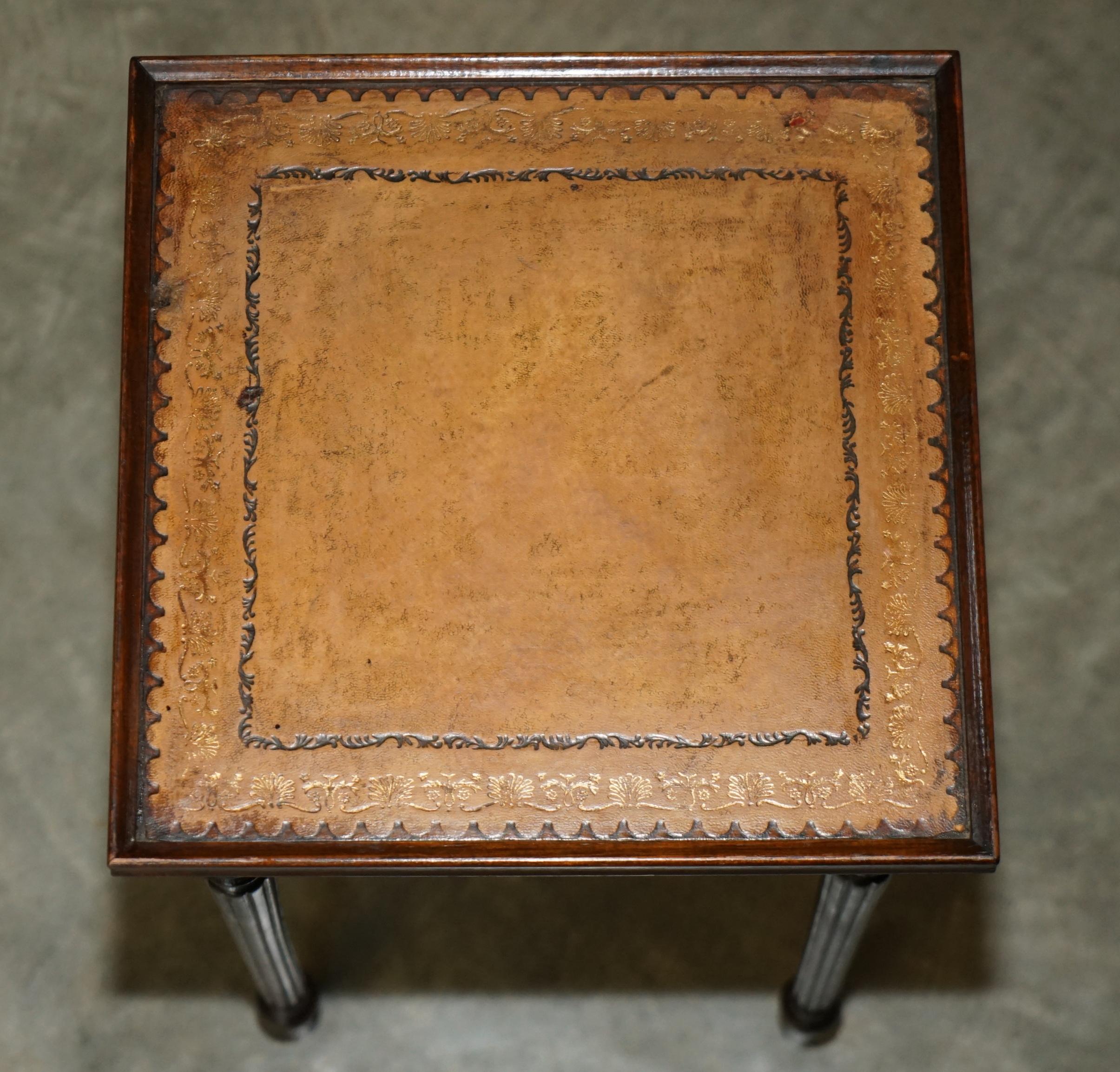 VINTAGE CIRCA 1950's LEATHER TOPPED CHESSBOARD COFFEE NEST OF TABLES FOR CHESS! For Sale 10