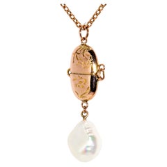 Vintage Circa 1950s Pearl Capsule 14 Carat Gold Pendant & 9 Carat Gold Chain