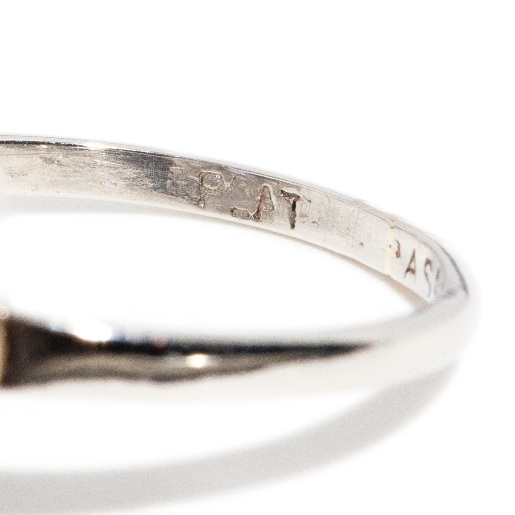 Platin-Cluster-Ring mit Ceylon-Blauem Saphir und Diamant-Halo aus den 1950er Jahren 4