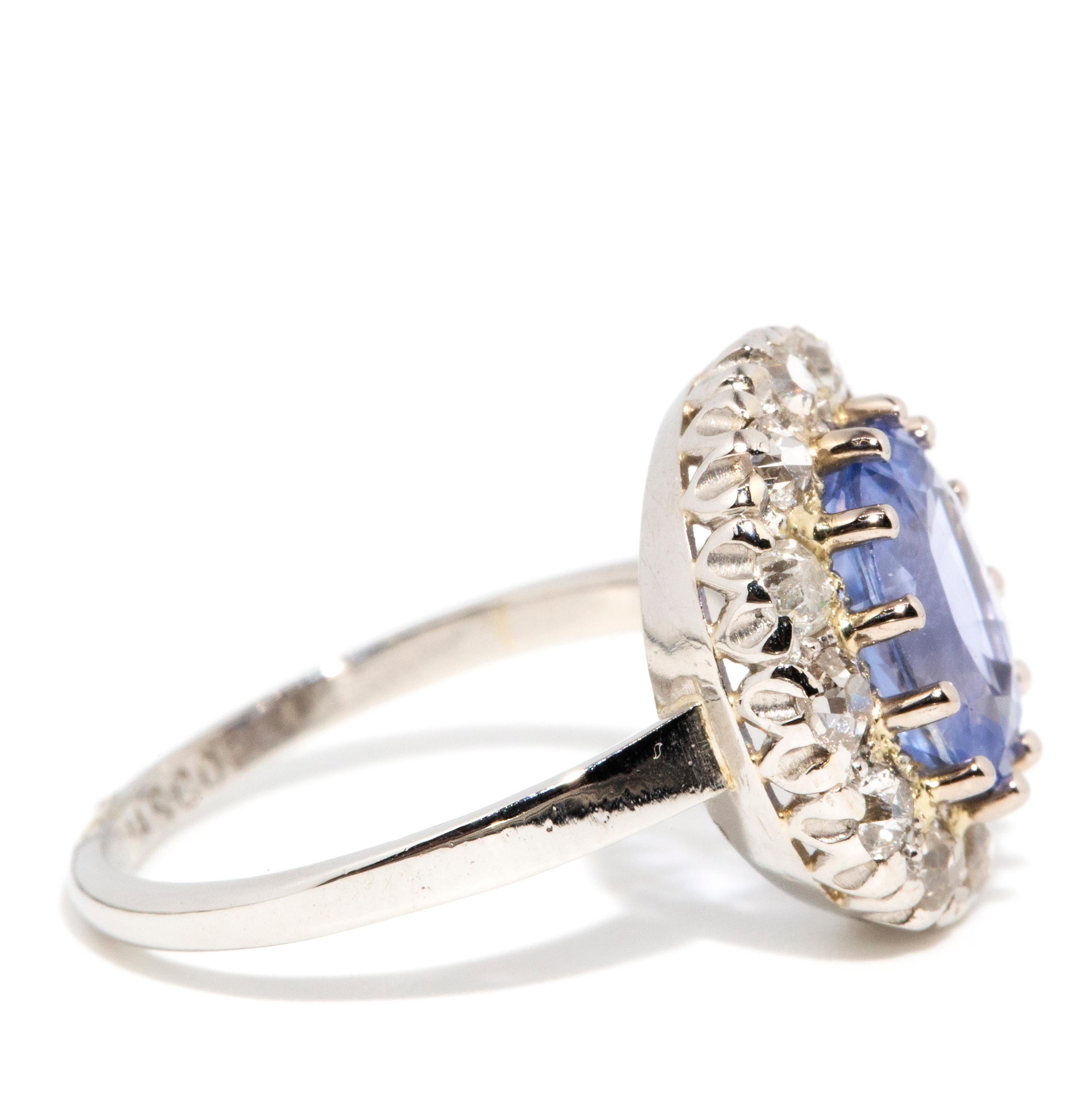 Platin-Cluster-Ring mit Ceylon-Blauem Saphir und Diamant-Halo aus den 1950er Jahren für Damen oder Herren