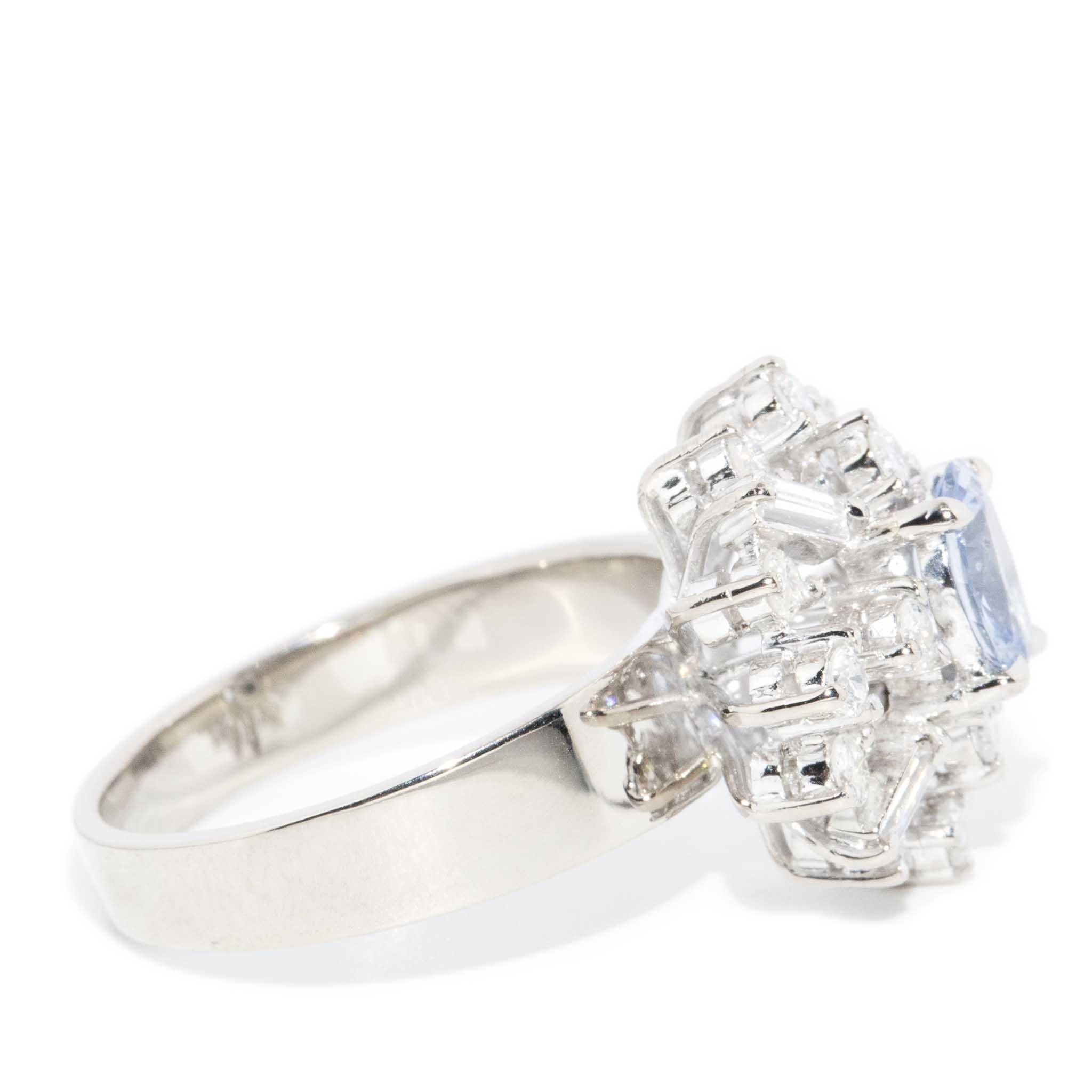 Vintage Circa 1950er Jahre Saphir-Diamant-Cluster-Ring 18 Karat Weißgold im Angebot 1