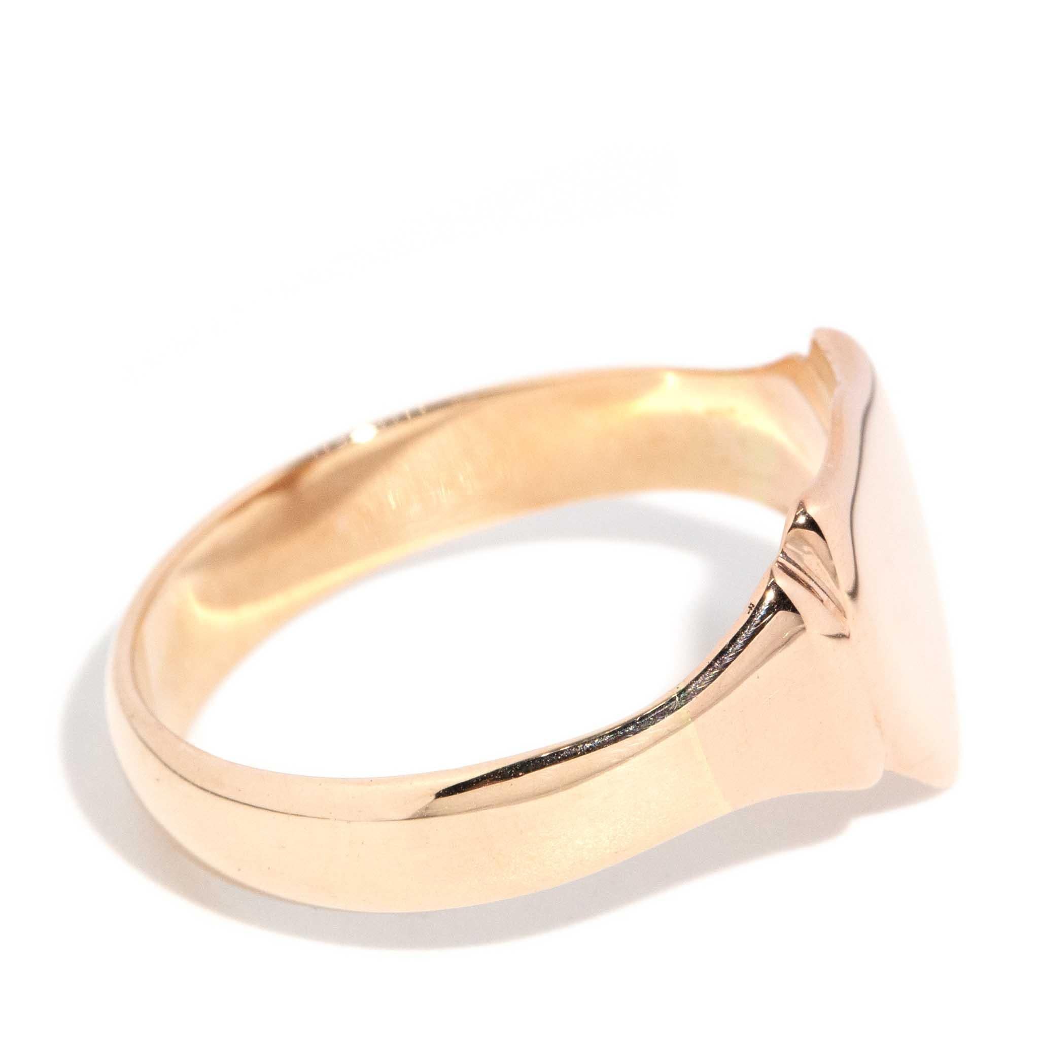 Vintage Circa 1950s Shield Signet Ring 9 Carat Rose Gold For Sale 2