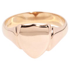 Anillo de sello Vintage Circa 1950s Escudo de oro rosa de 9 quilates