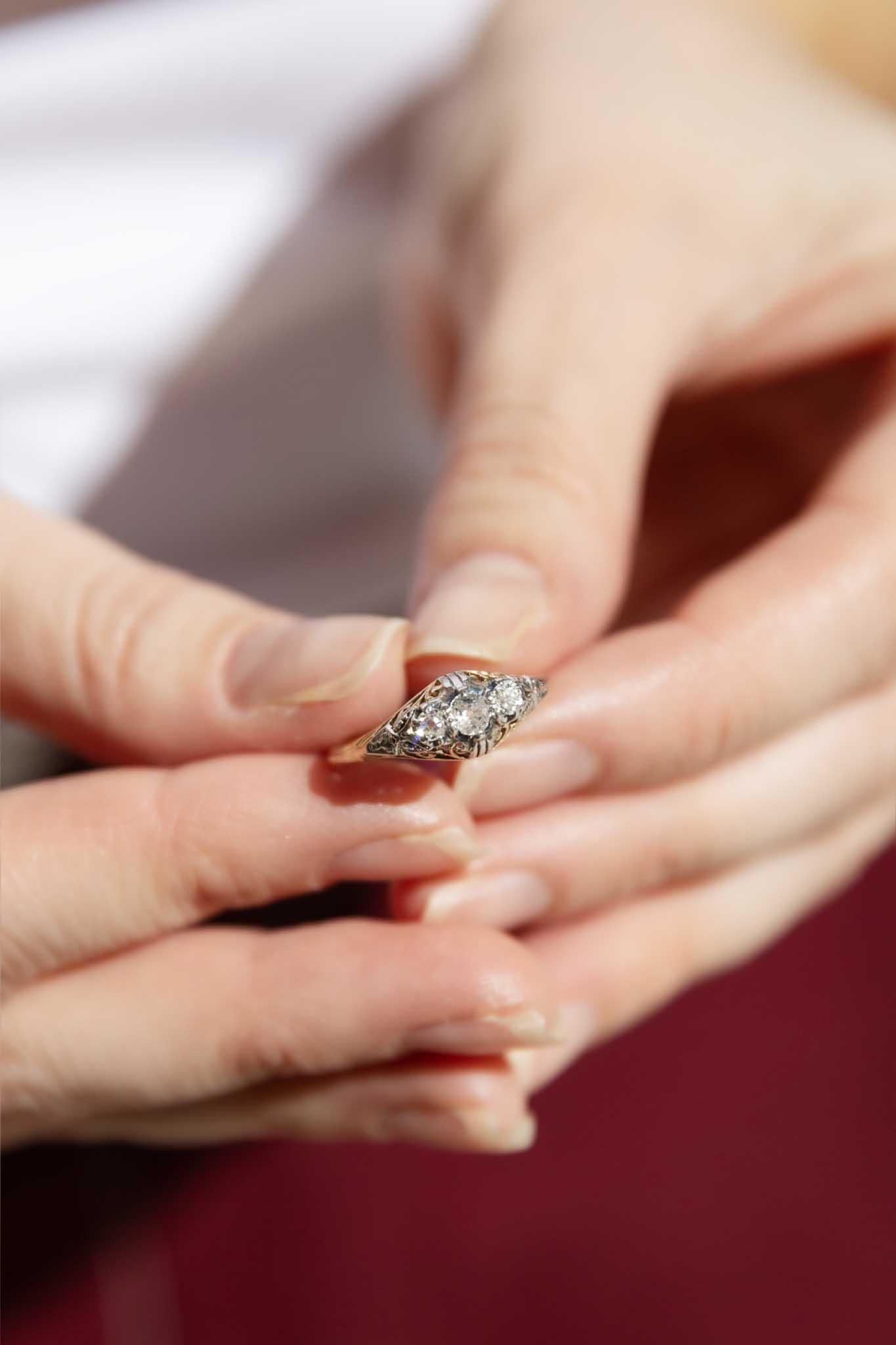 Vintage Circa 1950s Three Stone Diamond Ring 18 Carat Yellow & White Gold In Good Condition For Sale In Hamilton, AU