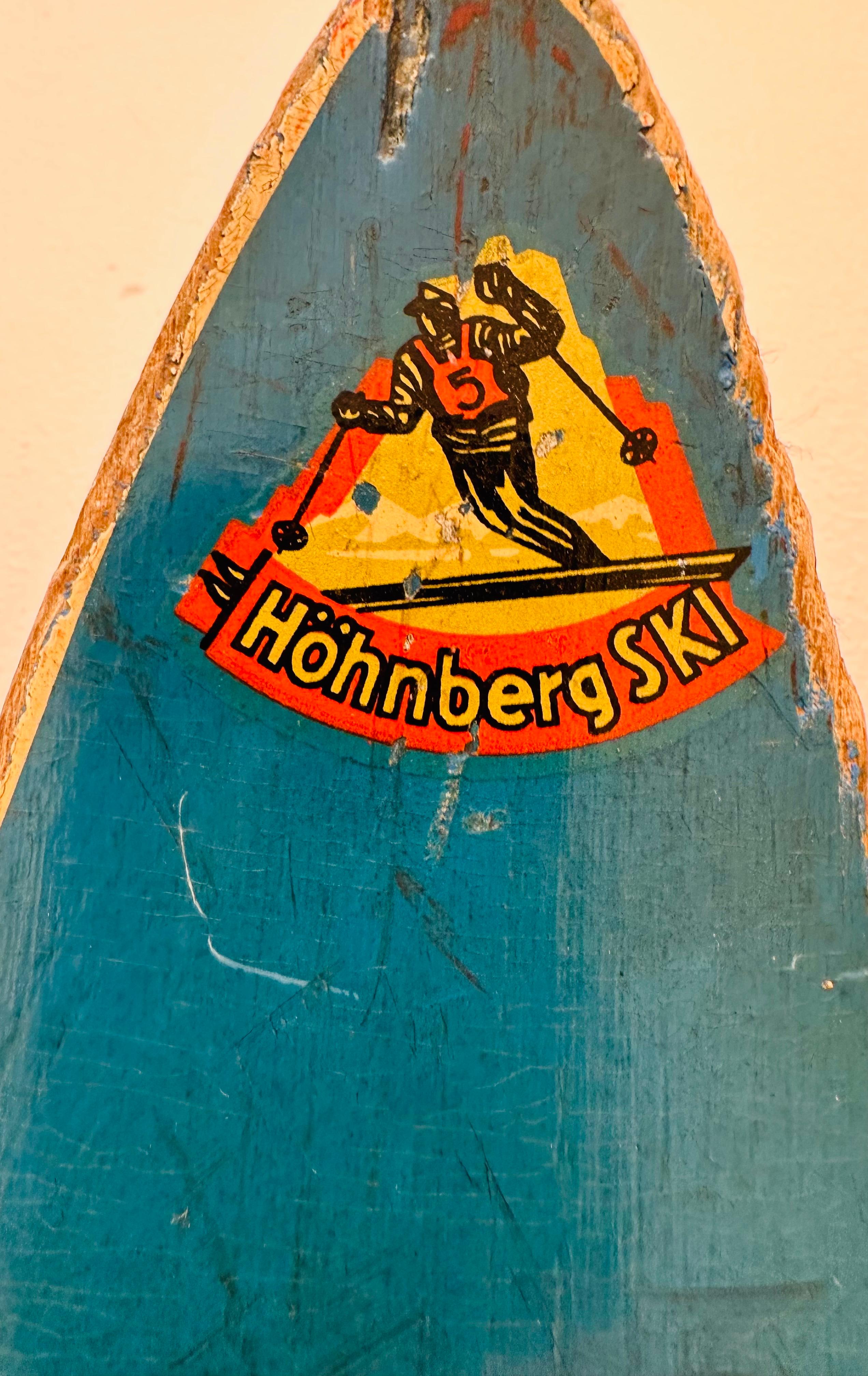 Vintage Circa 1950s Skis en bois avec fixations par Spezial Schichten Hohnberg en vente 4