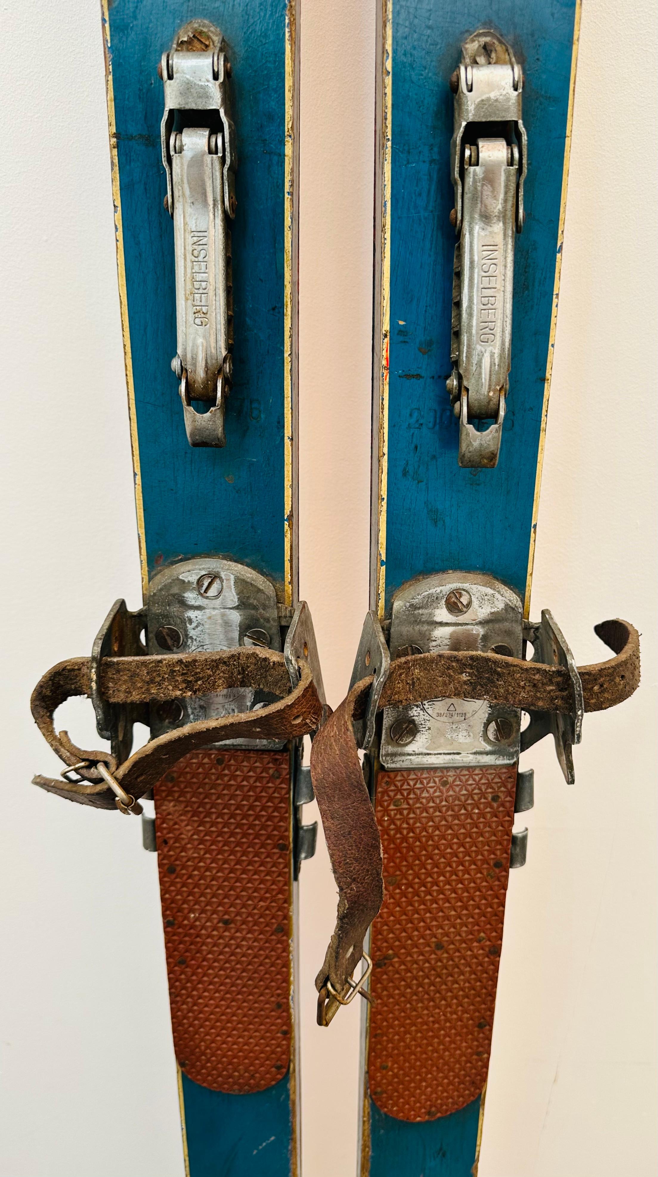 Vintage hölzerne Vintage-Ski mit Bindings von Spezial Schichten Hohnberg, ca. 1950er Jahre (Rustikal)