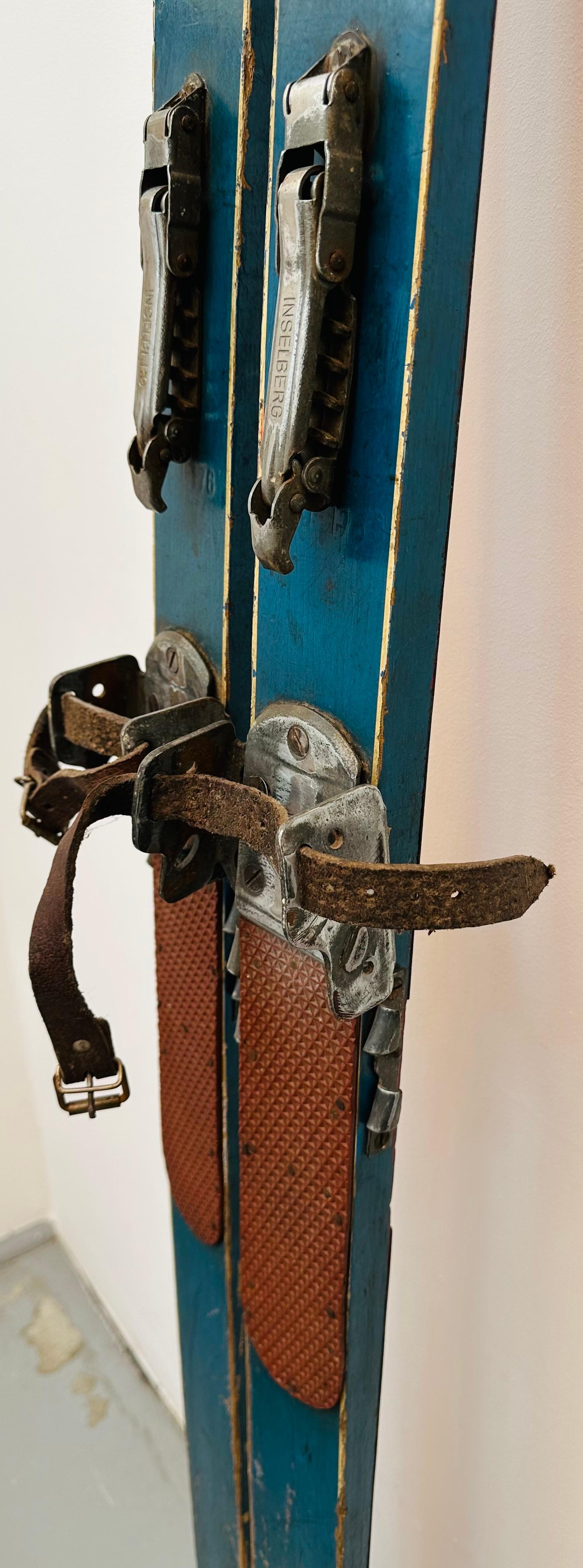 Vintage Circa 1950s Wooden Skis with Bindings by Spezial Schichten Hohnberg In Fair Condition For Sale In London, GB