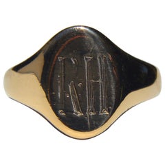 Vintage circa 1954 English 9 Karat Gold RH Engraved Signet Ring