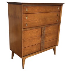 Vintage Circa 1960 Mid-Century Modern Bassett "Mayan" Chest of Drawers.