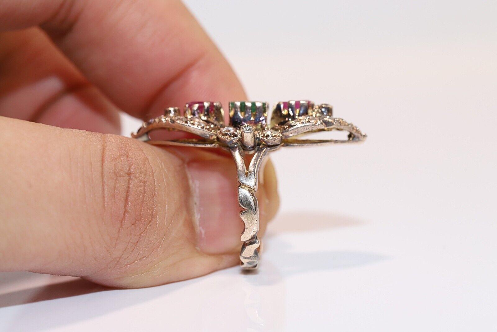 Anello con diamante naturale e rubino smeraldo Navette in oro 10k, CIRCA 1960 in vendita 5