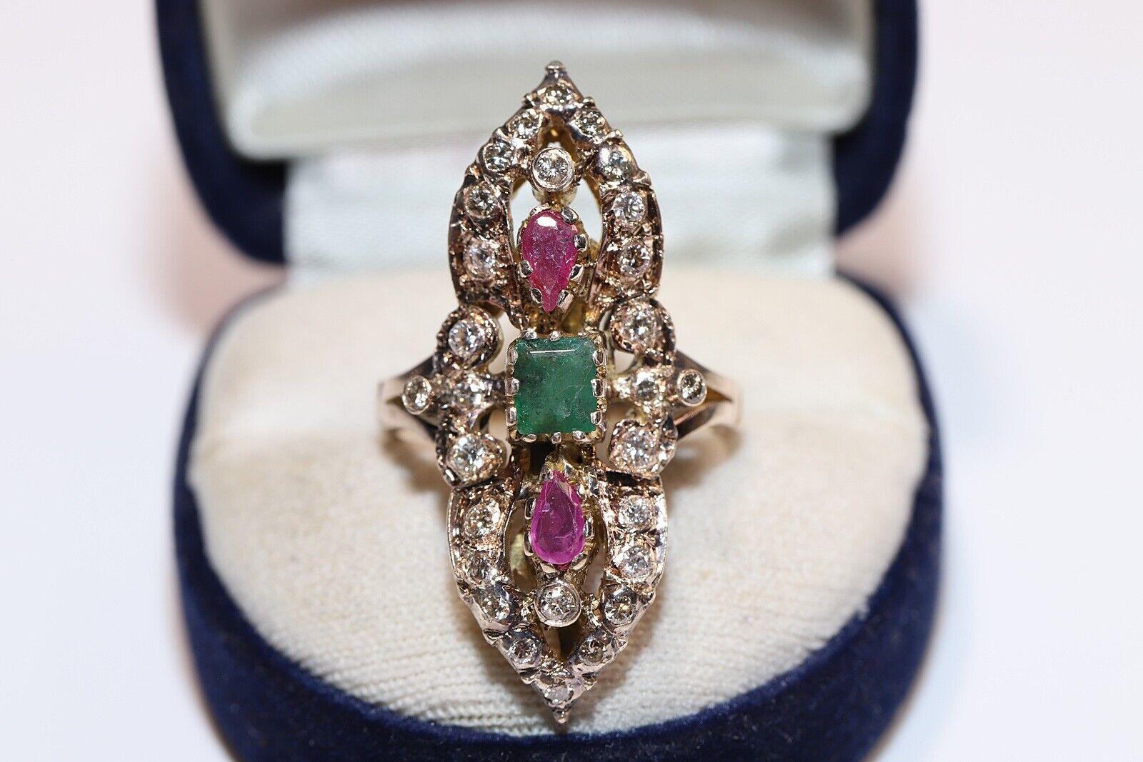 Vintage Circa 1960s 10k Gold Natural Diamond And Emerald Ruby Navette Ring  For Sale 6