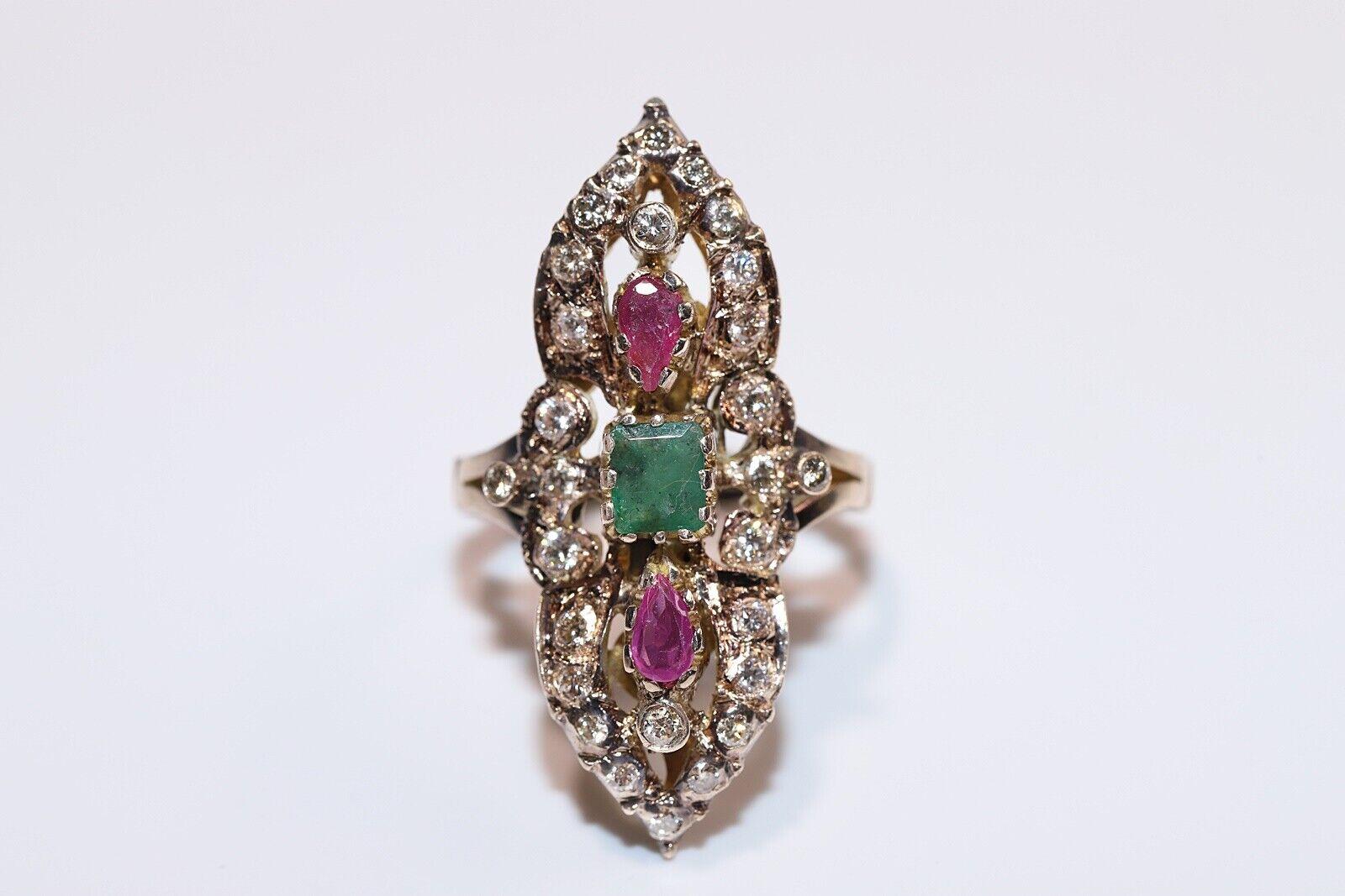 Taglio brillante Anello con diamante naturale e rubino smeraldo Navette in oro 10k, CIRCA 1960 in vendita
