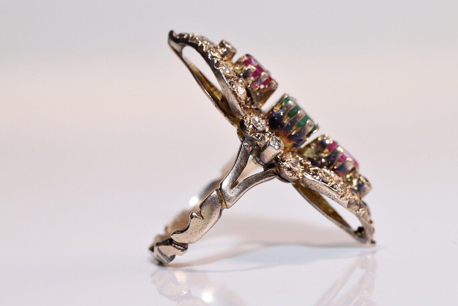 Donna Anello con diamante naturale e rubino smeraldo Navette in oro 10k, CIRCA 1960 in vendita