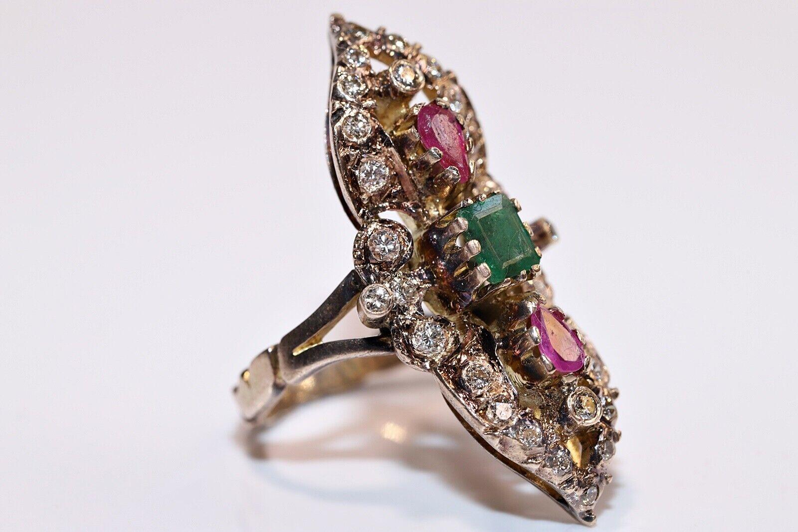 Vintage Circa 1960s 10k Gold Natural Diamond And Emerald Ruby Navette Ring  For Sale 1