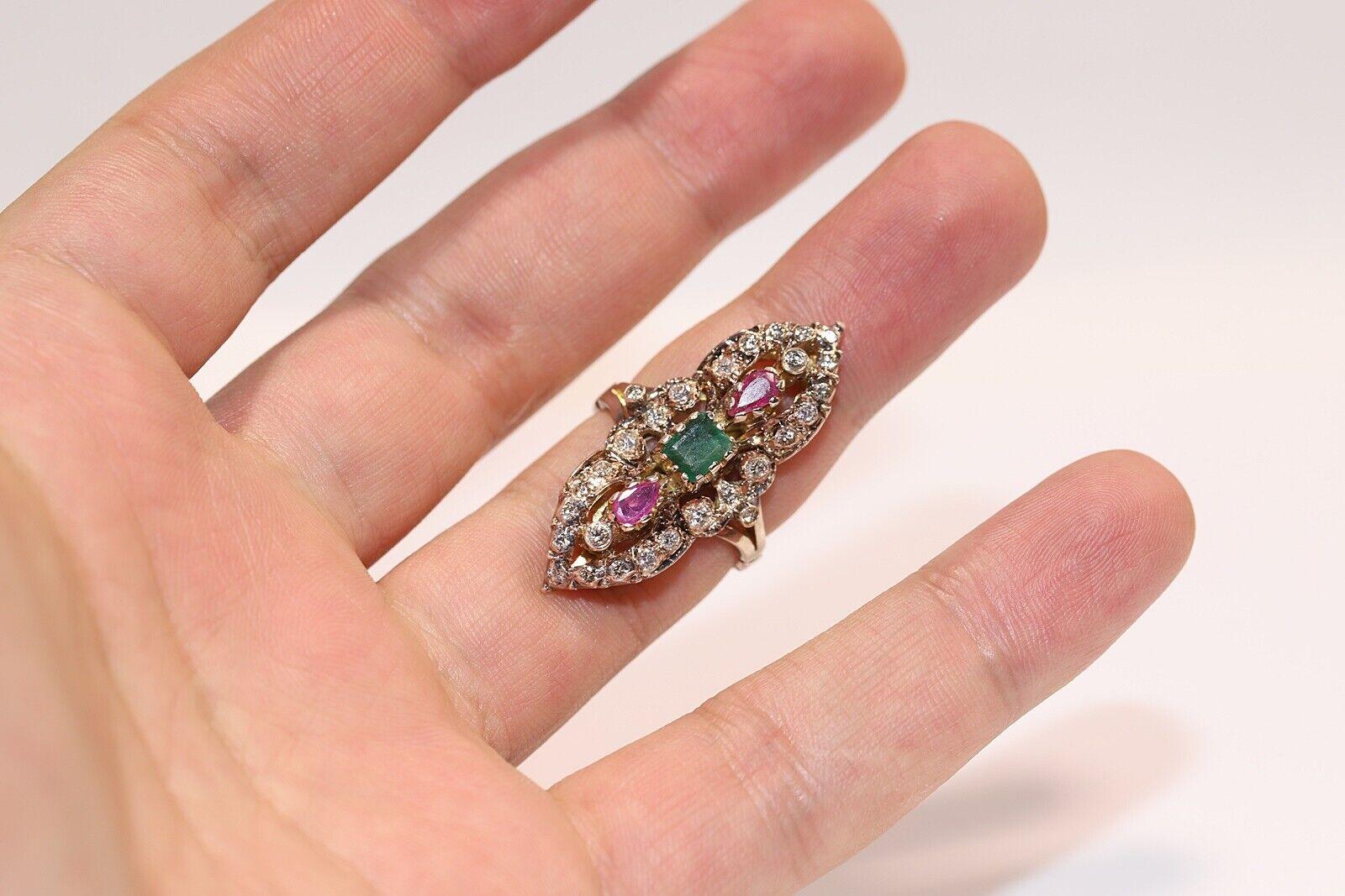Vintage Circa 1960s 10k Gold Natural Diamond And Emerald Ruby Navette Ring  For Sale 2