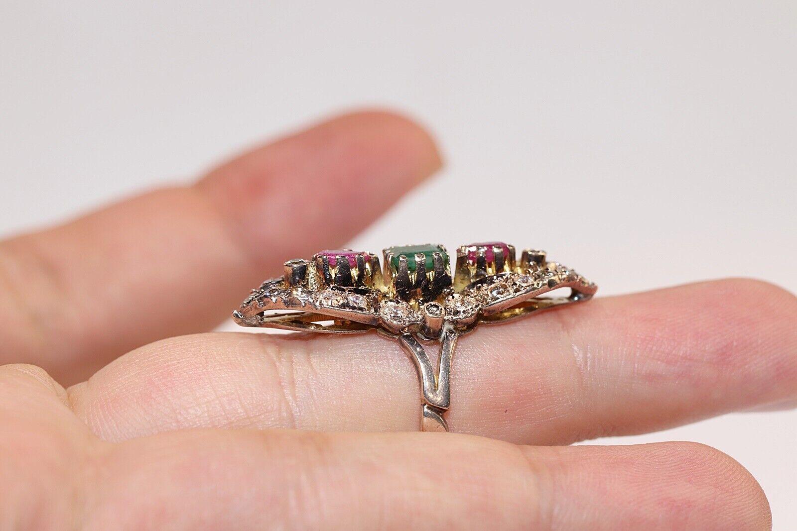 Vintage Circa 1960s 10k Gold Natural Diamond And Emerald Ruby Navette Ring  For Sale 3