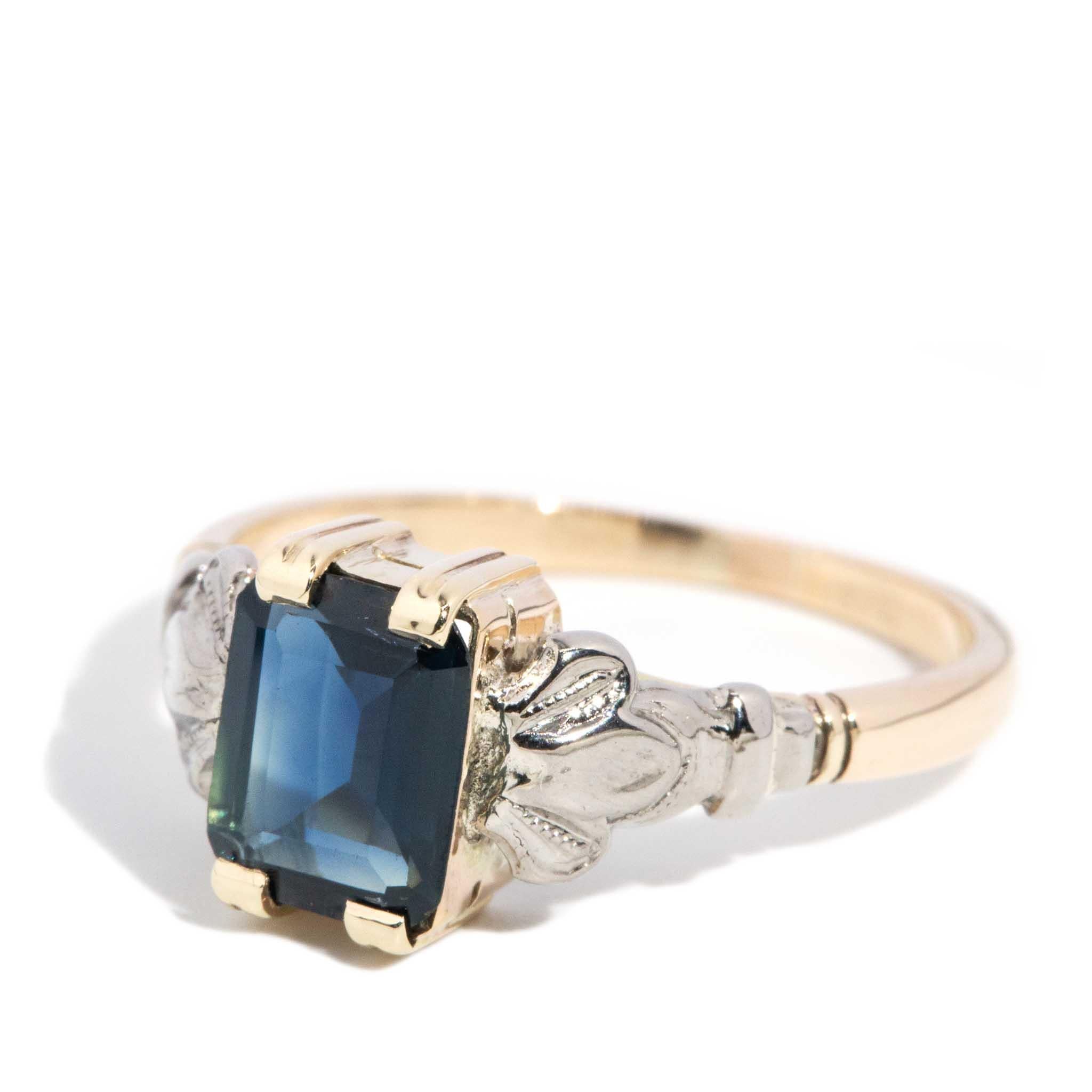 Vintage Circa 1960s 1.37ct Sapphire Solitaire Ring 9 Carat Gold Moderno
