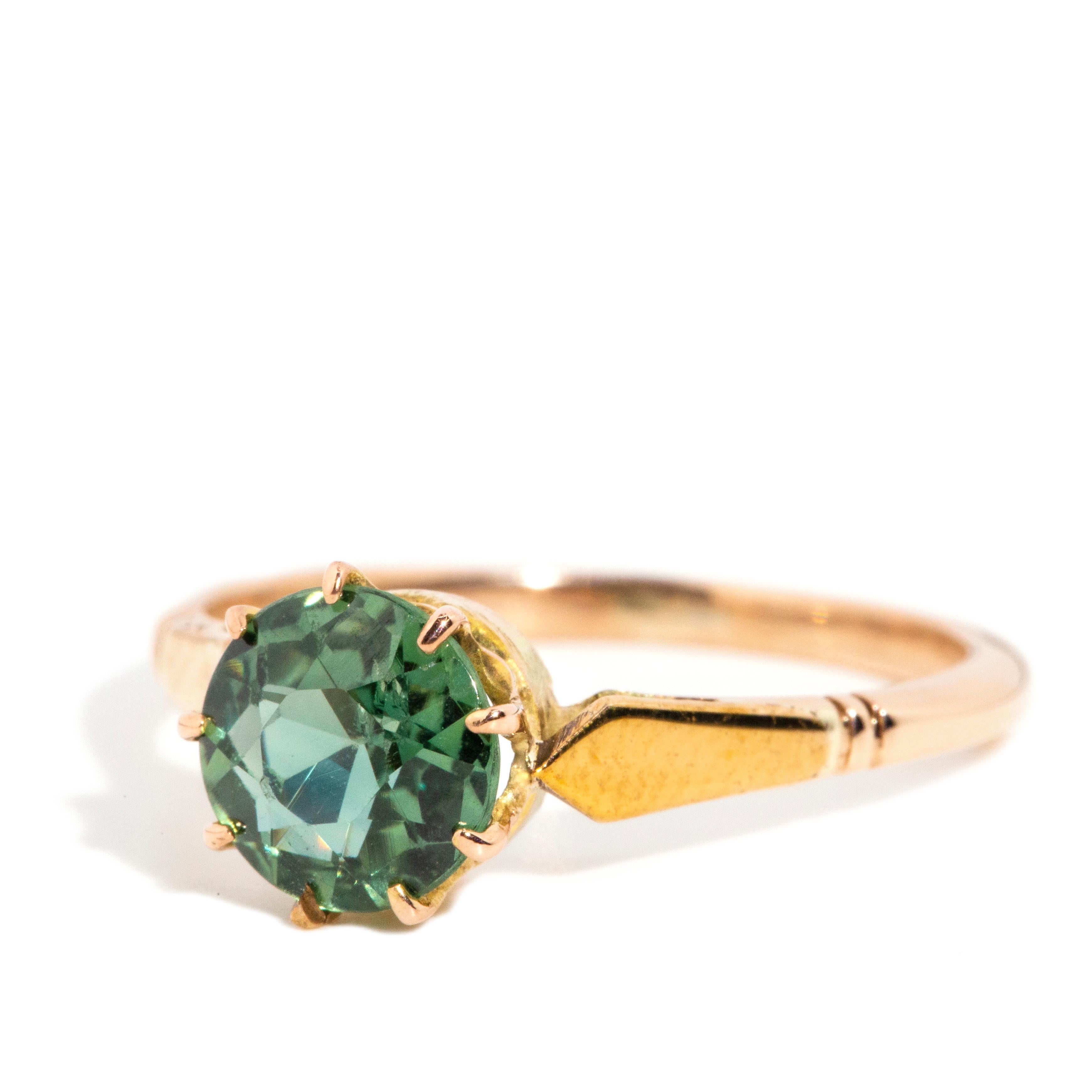 Vintage Circa 1960s 1.39 Carat Bright Green Sapphire Ring 9 Carat Rose Gold In Good Condition In Hamilton, AU
