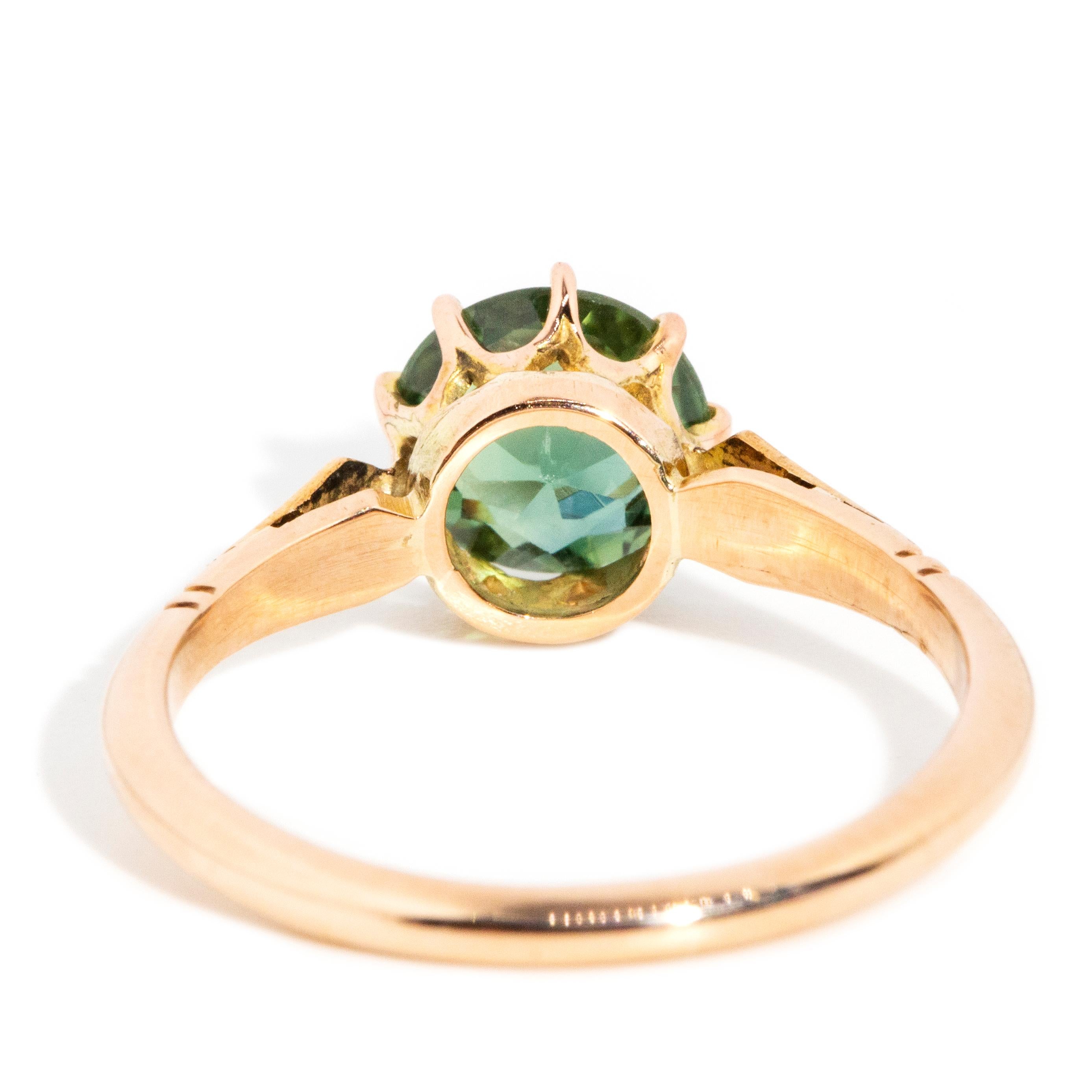 Vintage Circa 1960s 1.39 Carat Bright Green Sapphire Ring 9 Carat Rose Gold 2