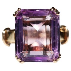 Vintage Circa 1960s 14k Gold Amethyst Decorated Solitaire Ring 