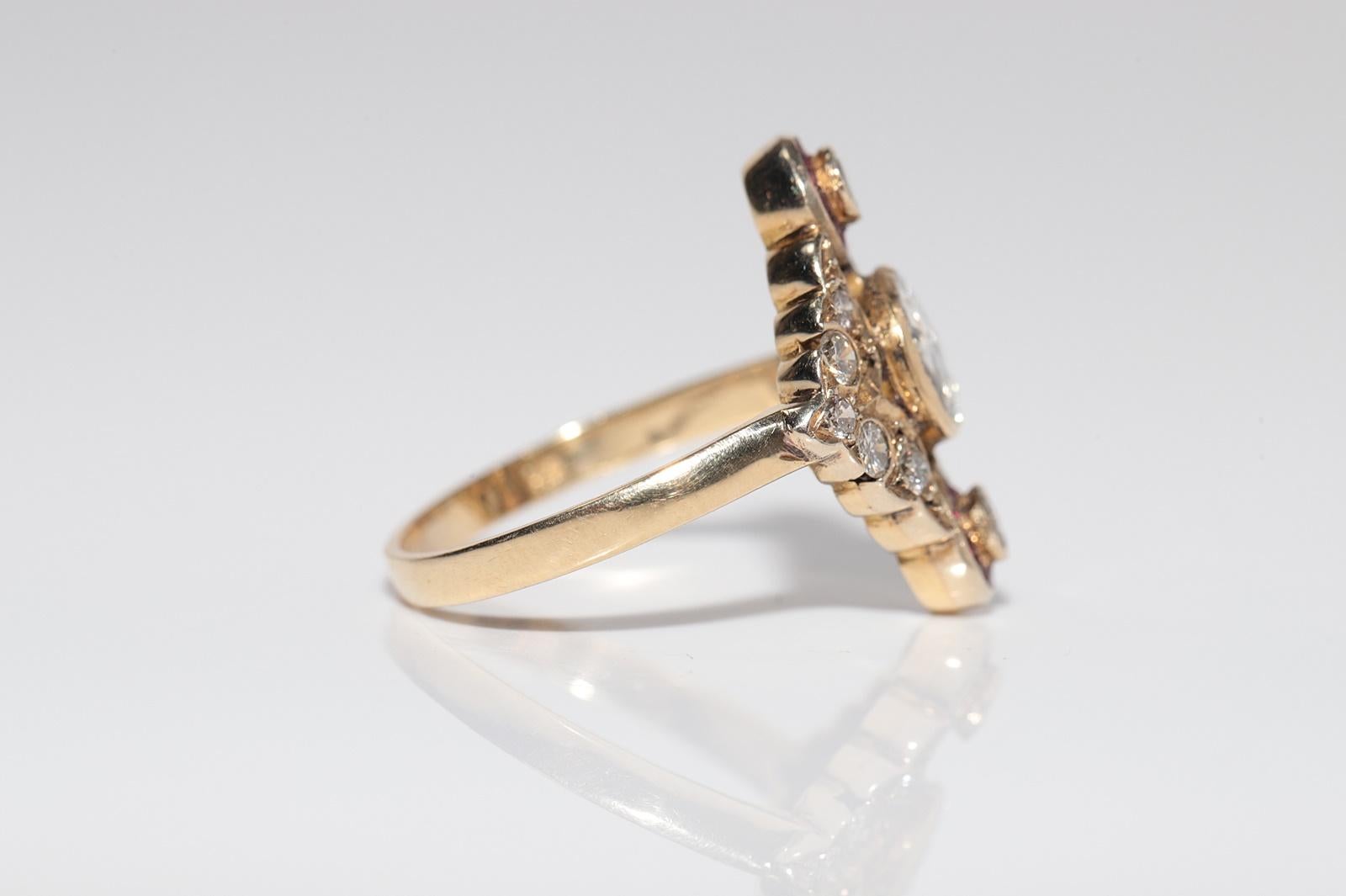 Vintage CIRCA 1960s 14k Gold Natürlicher Diamant und Kaliber geschnittener Rubin Navette Ring im Angebot 1