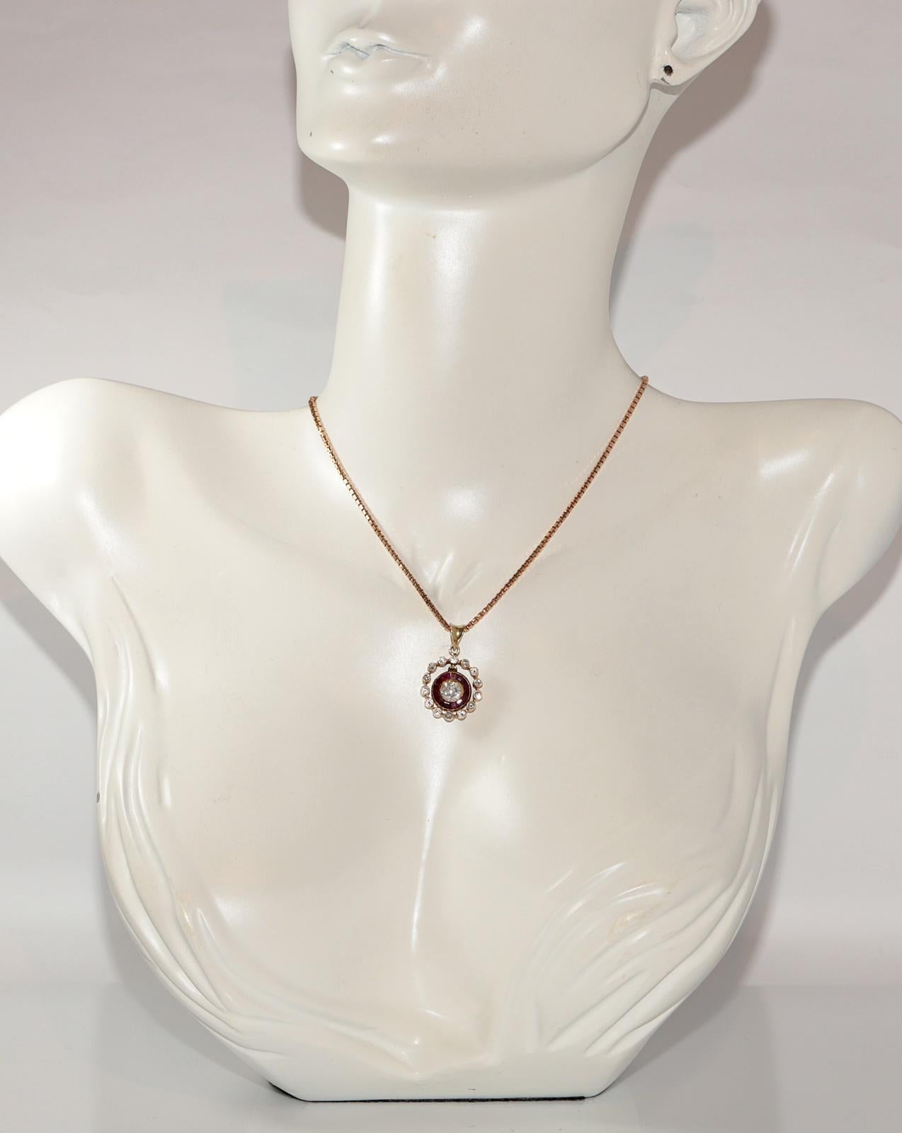 In very good condition.
Total weight is rose cut diamond 0.35 ct.
Totally is brilliant cut diamond 0.42 ct.
The diamond is has G-H color and vs1 clarity.
Totally lenght is chain 51 cm.
Total weight is 12 grams 
Please contact for any questions.