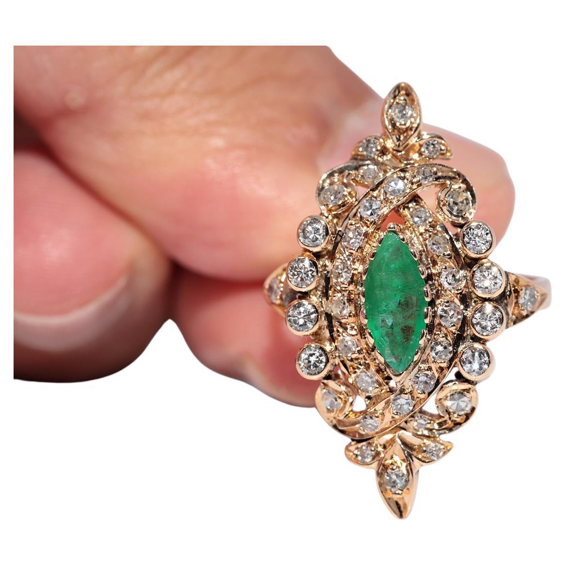 Vintage Circa 1960er Jahre 14k Gold Navette Ring mit natürlichem Diamant und Smaragd