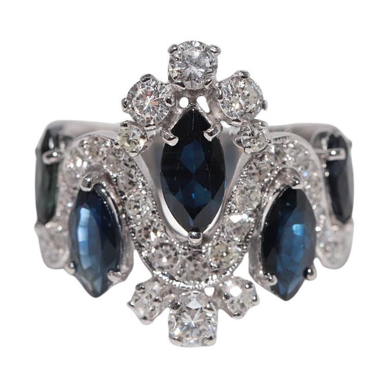 Anello in oro 14k con diamanti naturali e zaffiri taglio marquise, vintage, anni
60, circa.