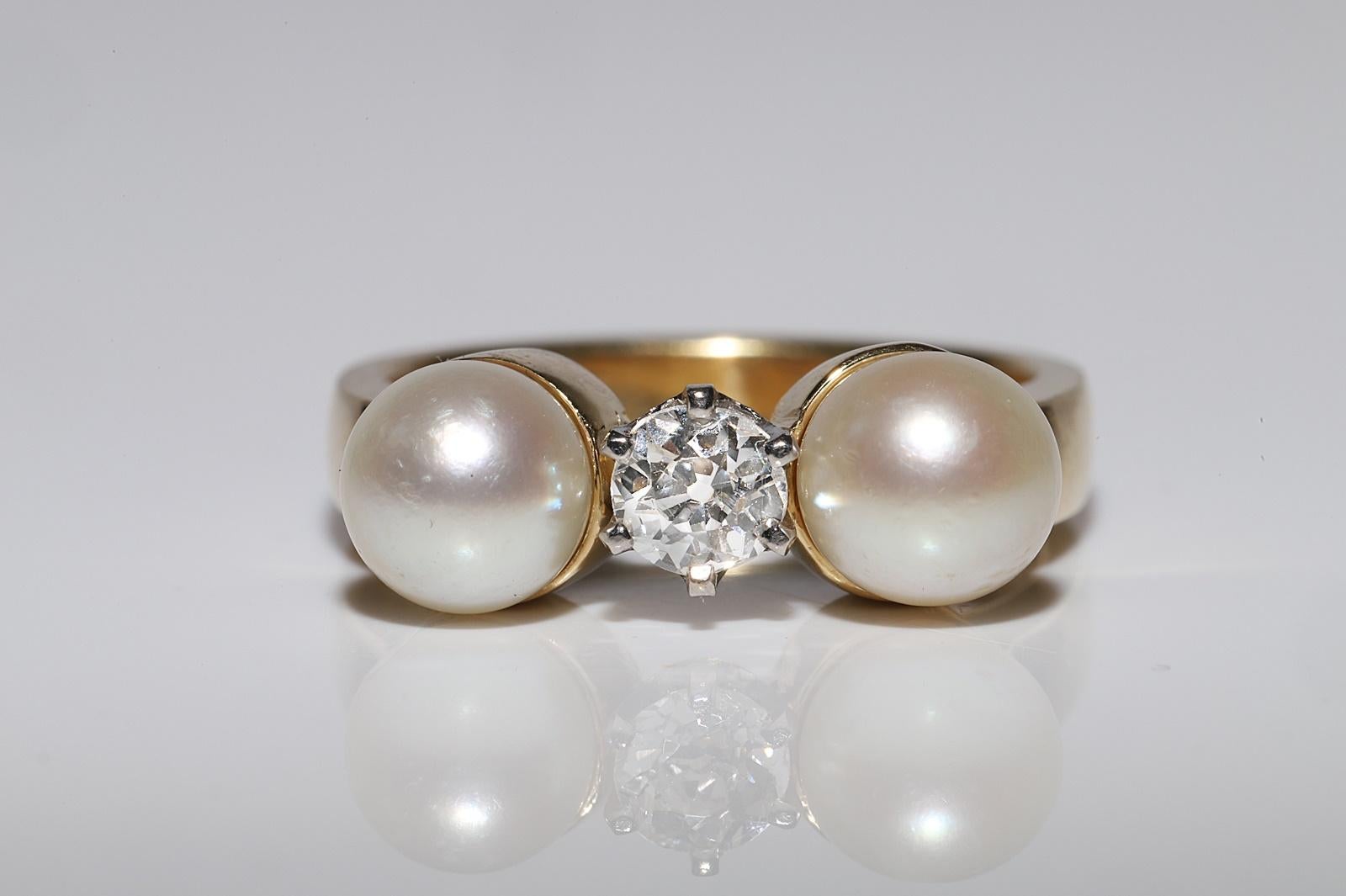 Vintage Circa 1960s 14k Gold Natural Diamond And Pear Three Stone Ring In Good Condition For Sale In Fatih/İstanbul, 34