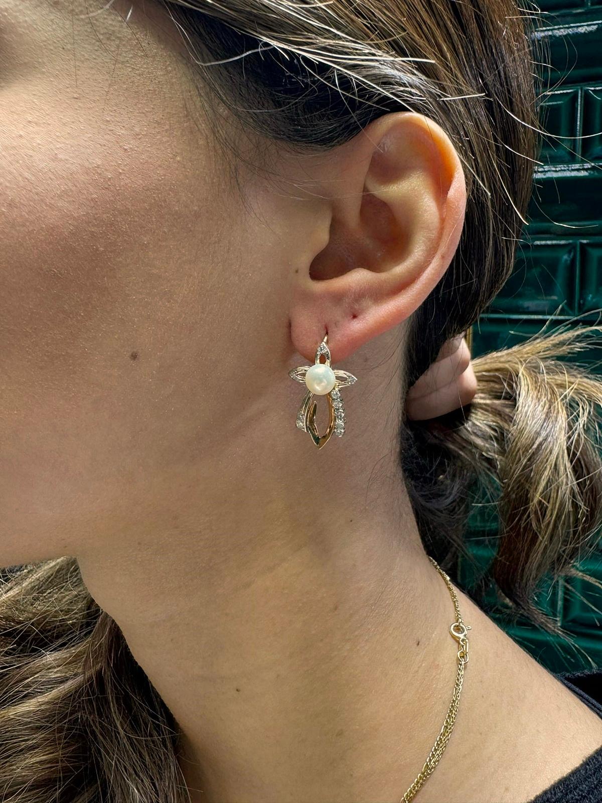 Vintage Circa 1960s 14k Gold  Natural Diamond And Pearl Earring For Sale 7