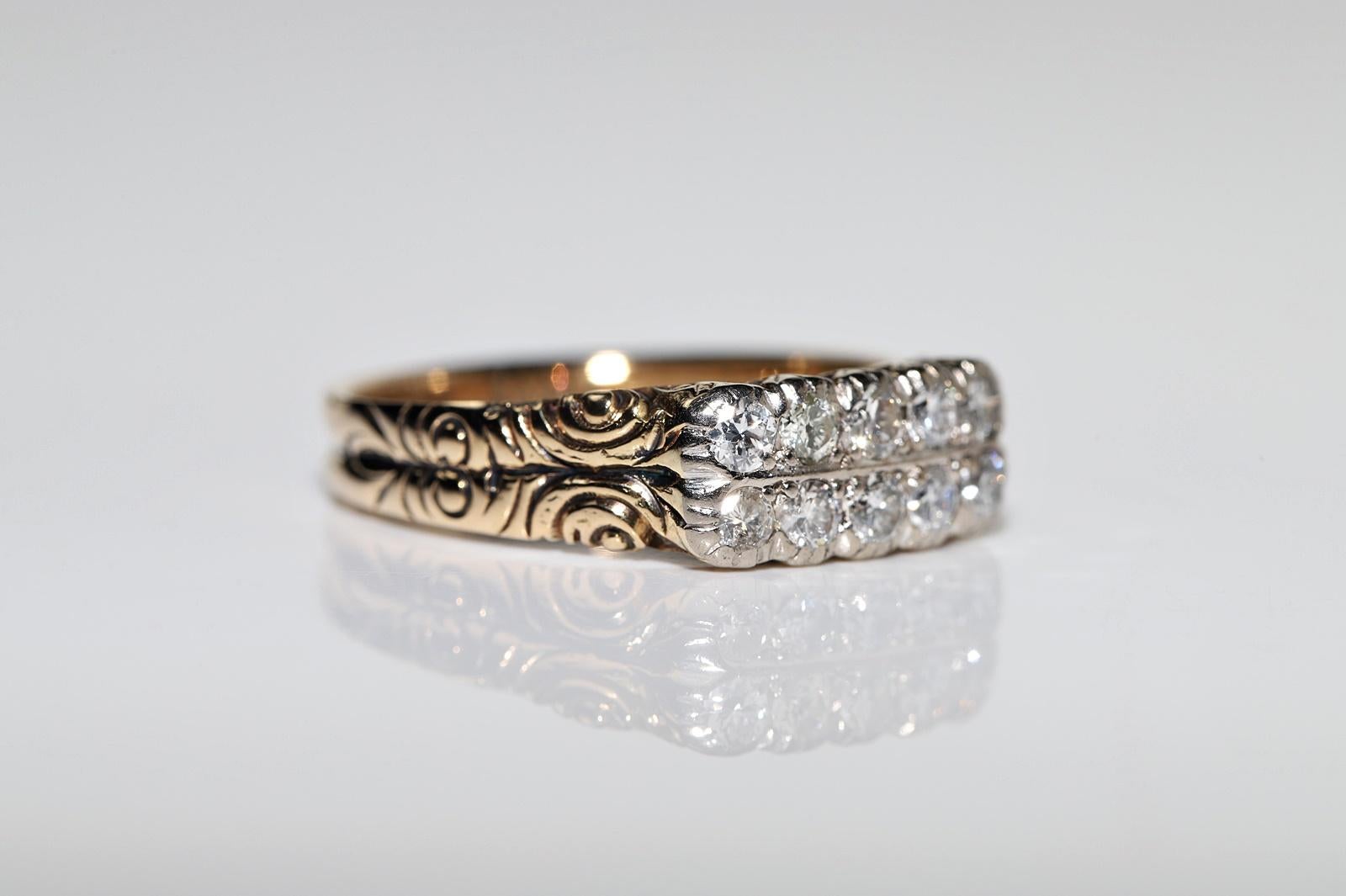 Vintage Circa 1960s 14k Gold Natural Diamond Decorated Band Ring In Good Condition For Sale In Fatih/İstanbul, 34