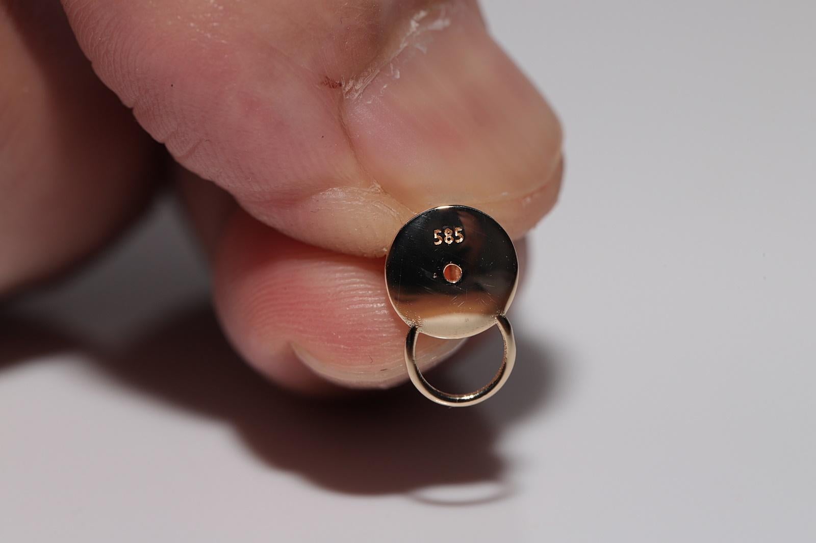 Vintage Circa 1960er Jahre 14k Gold Natürlicher Diamant-Ohrring mit verzierten Blumen im Vintage-Stil im Angebot 2