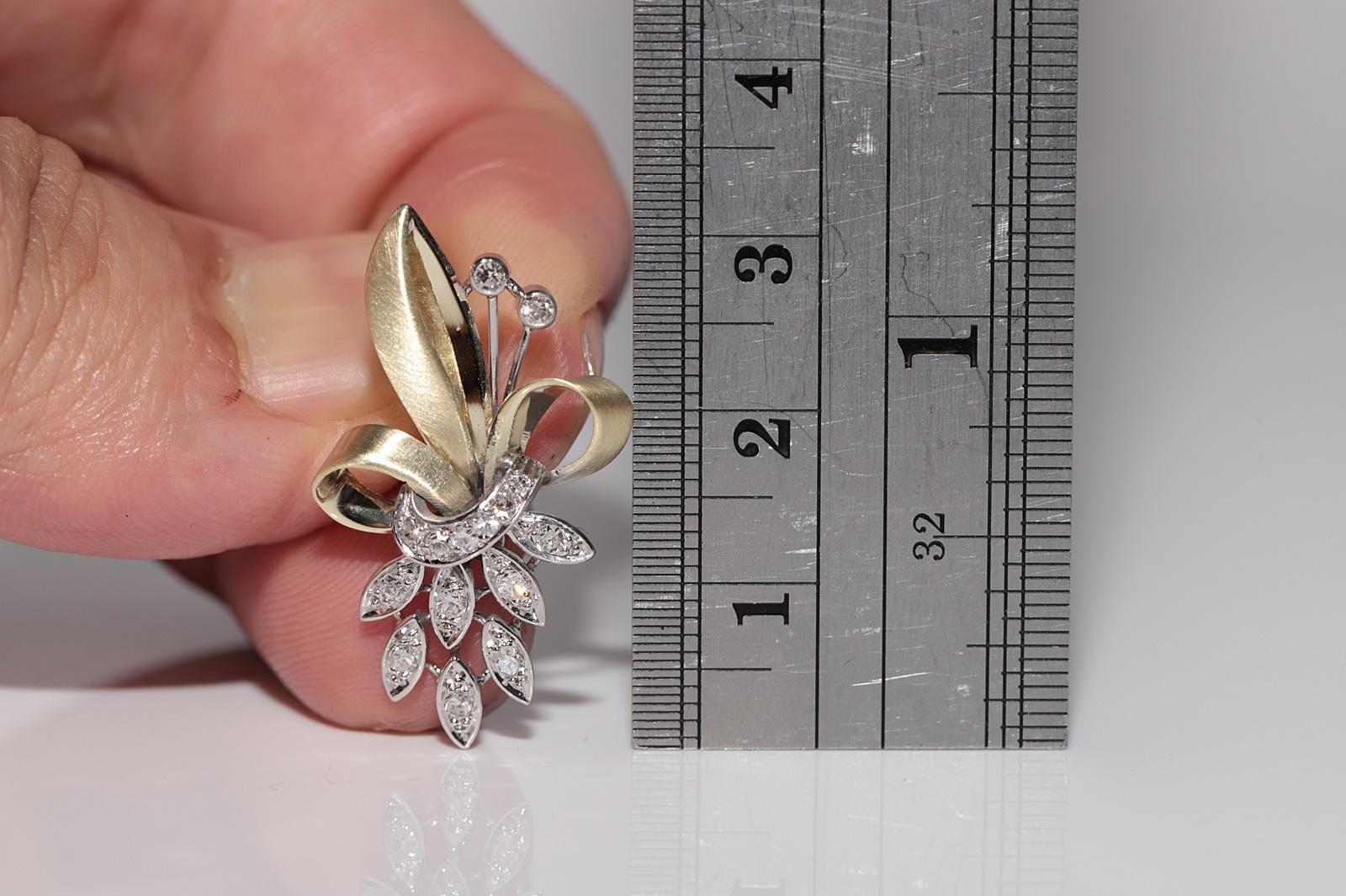 Pendiente Vintage Circa 1960s Oro 14k Diamante Natural Decorado Estilo Flores en venta 3
