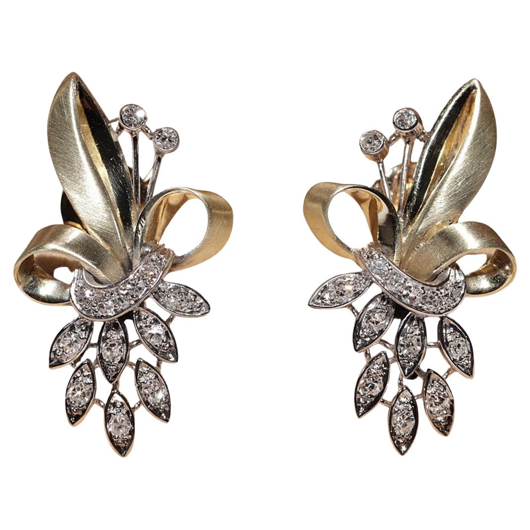 Orecchino in oro naturale decorato con diamanti, stile fiori, CIRCA 1960
